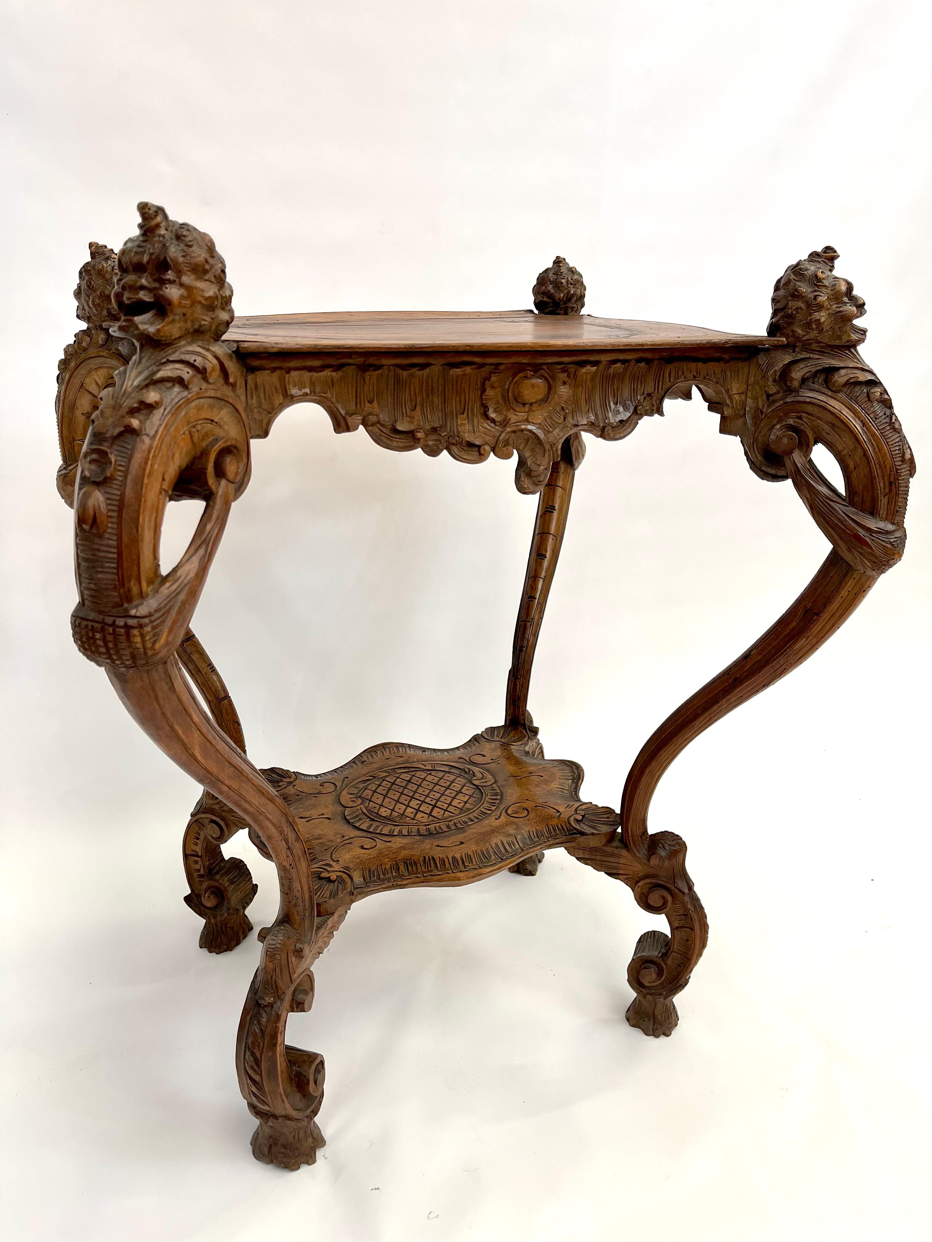 Table console baroque du 18e siècle sculptée à la main en vente 2