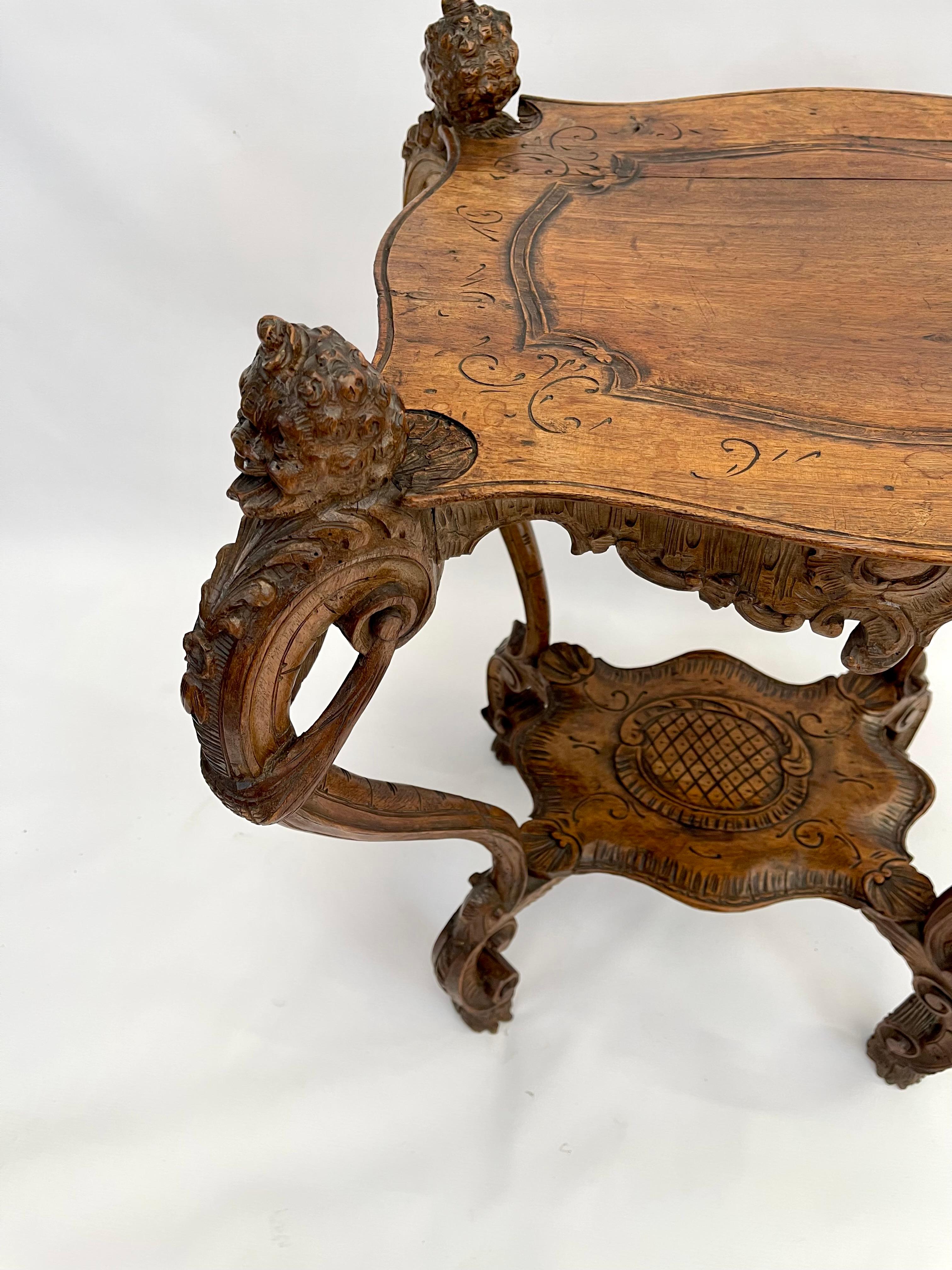 Chêne Table console baroque du 18e siècle sculptée à la main en vente