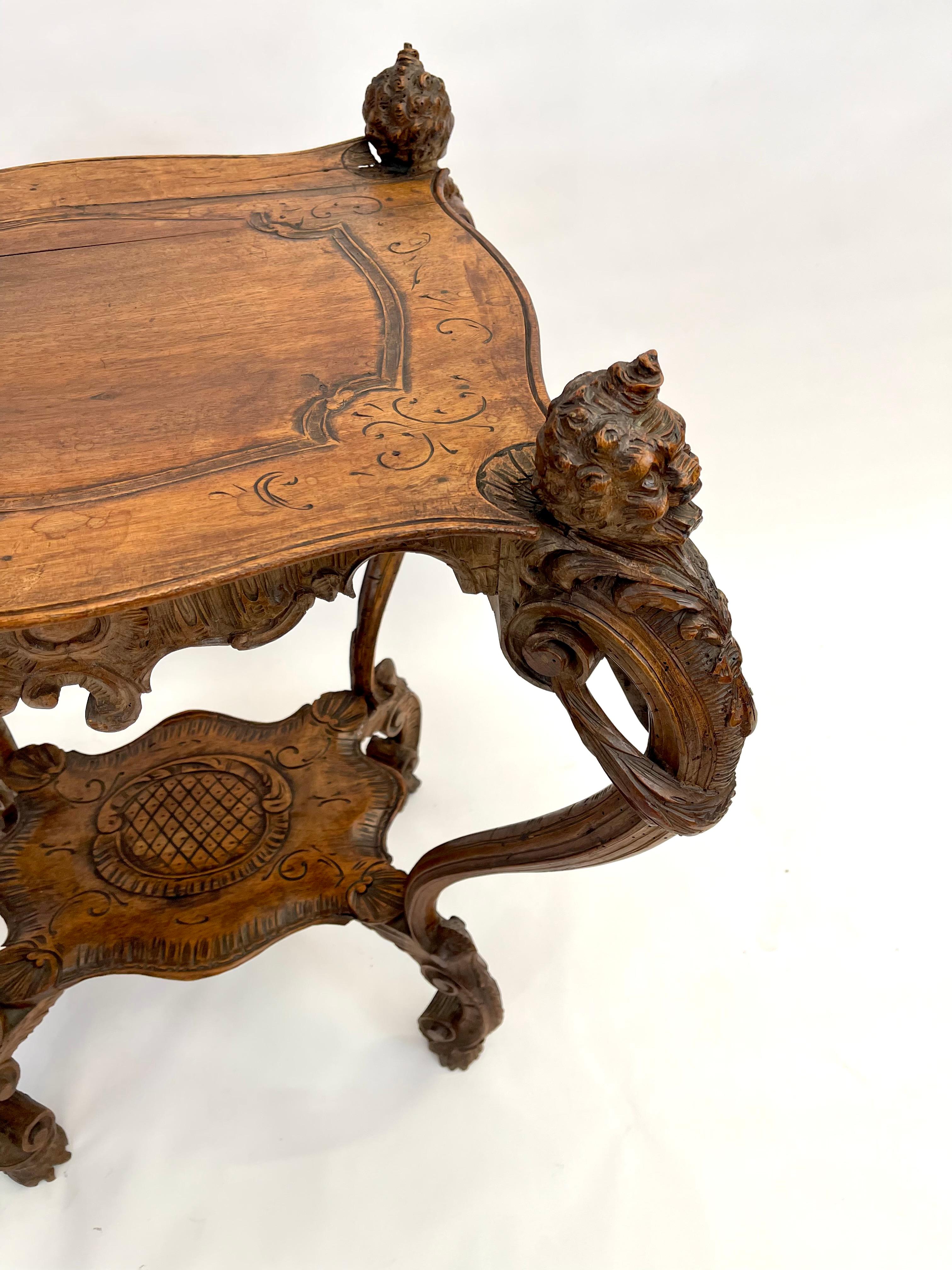 Table console baroque du 18e siècle sculptée à la main en vente 1