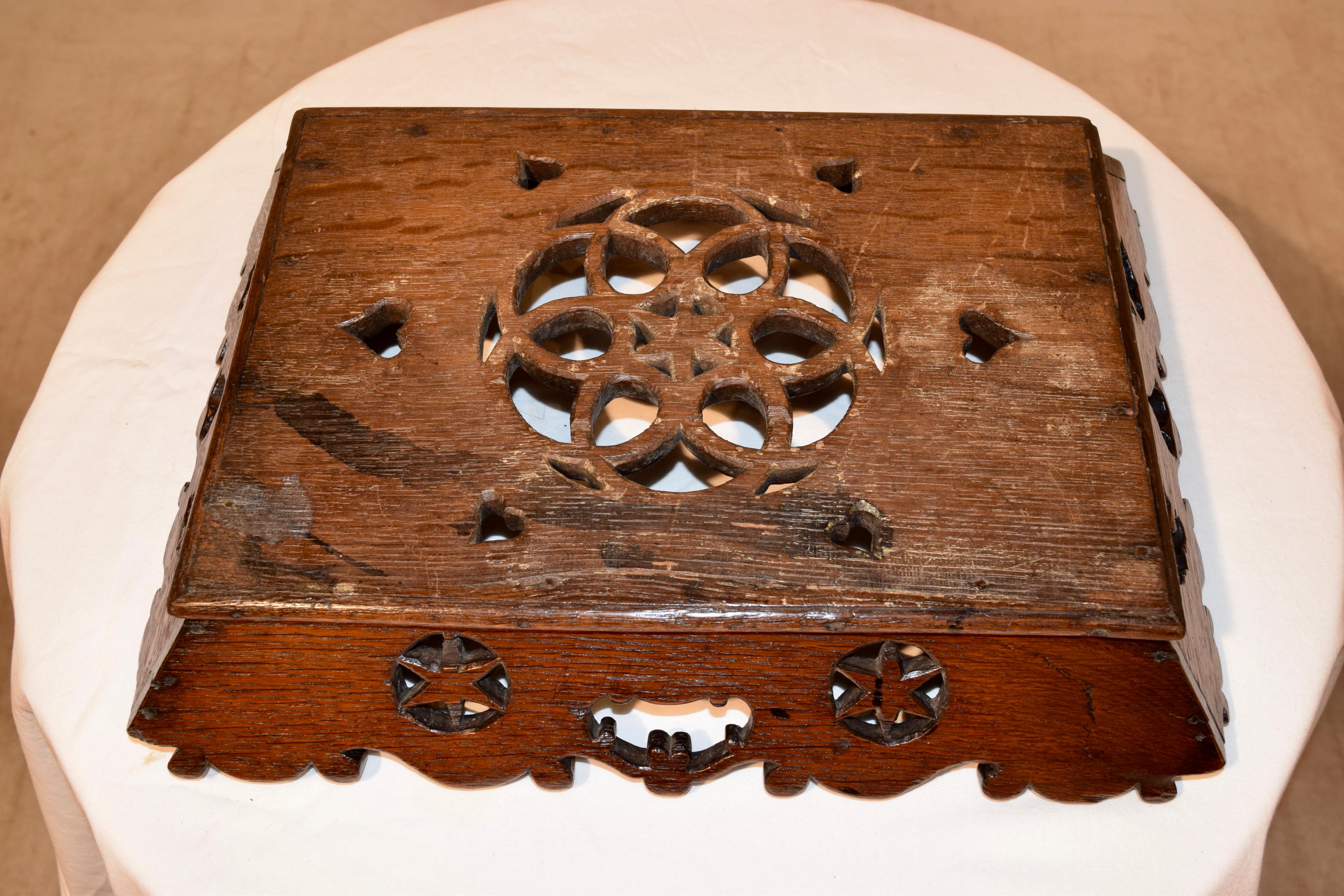 18th Century Hand Carved Oak Linen Tray For Sale 7