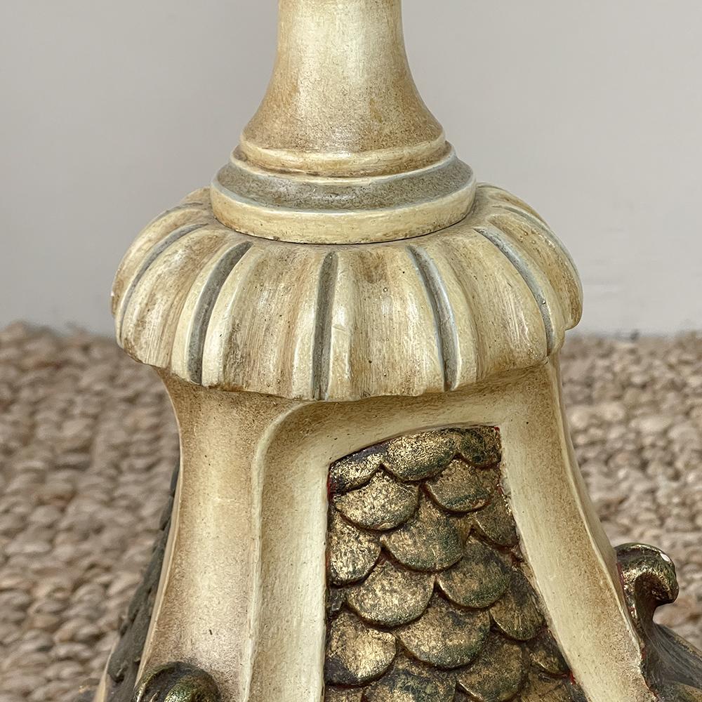 Handgeschnitzte und bemalte italienische Kerzenständer-Stehlampe „Converted“ aus dem 18. Jahrhundert im Angebot 8