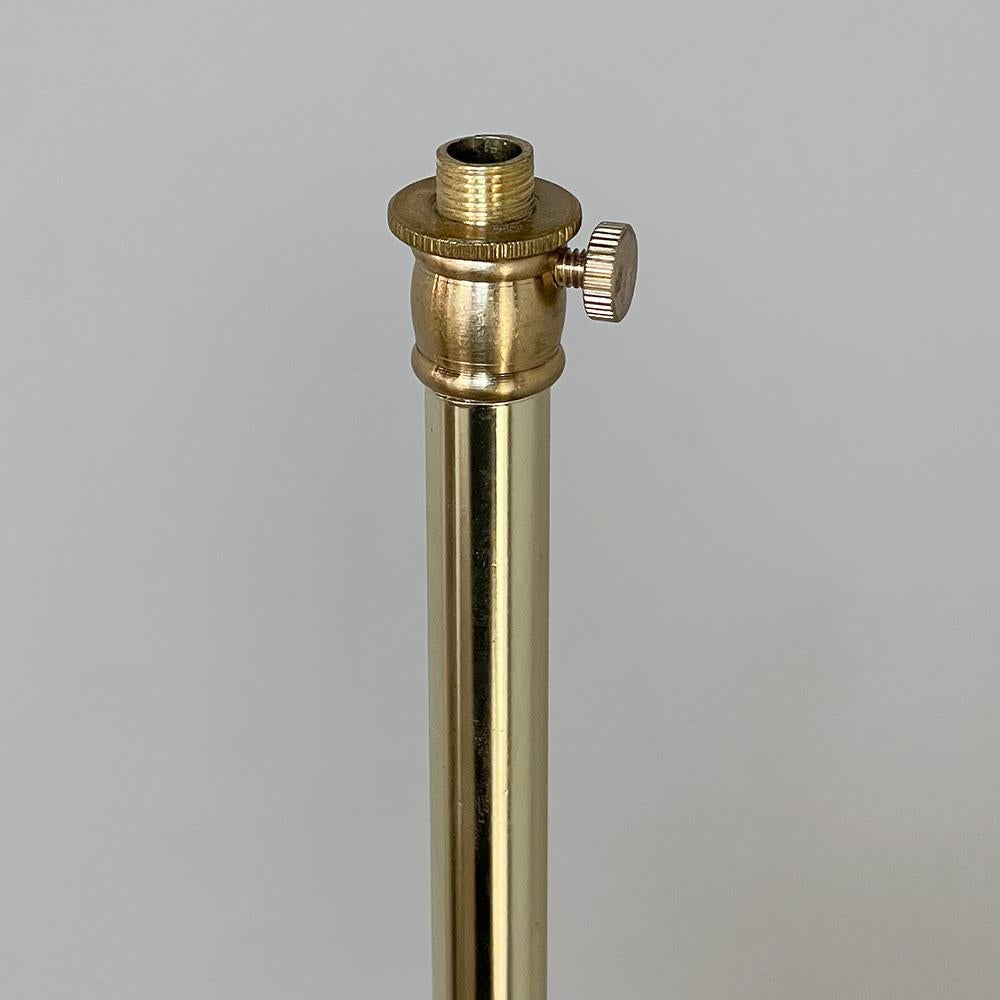 Handgeschnitzte und bemalte italienische Kerzenständer-Stehlampe „Converted“ aus dem 18. Jahrhundert im Zustand „Gut“ im Angebot in Dallas, TX