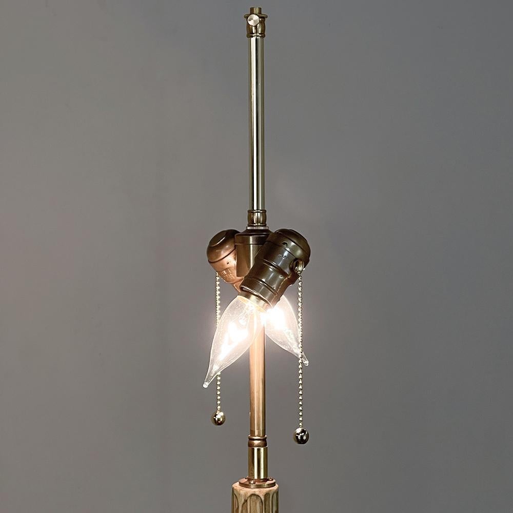 Handgeschnitzte und bemalte italienische Kerzenständer-Stehlampe „Converted“ aus dem 18. Jahrhundert im Angebot 1
