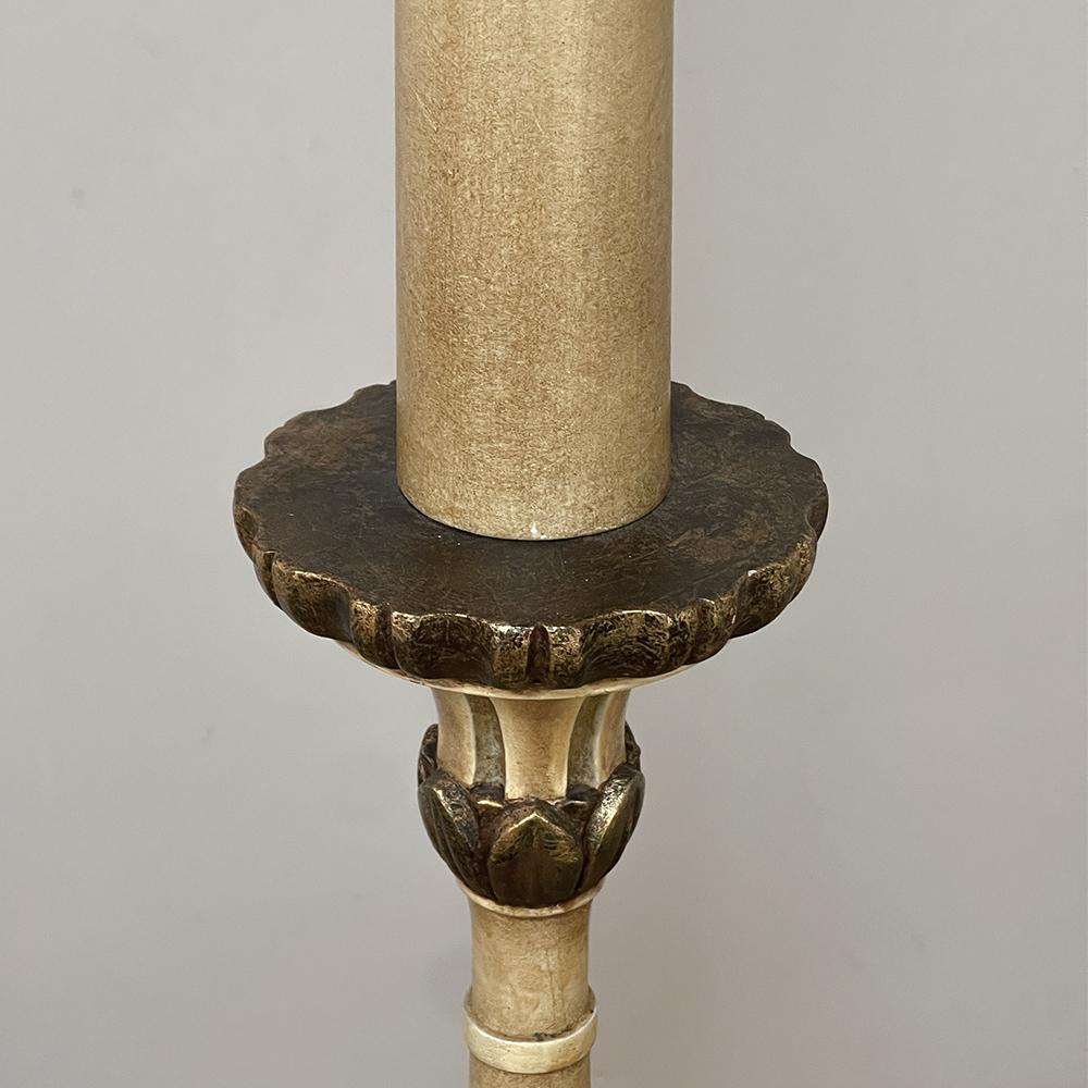 Handgeschnitzte und bemalte italienische Kerzenständer-Stehlampe „Converted“ aus dem 18. Jahrhundert im Angebot 2