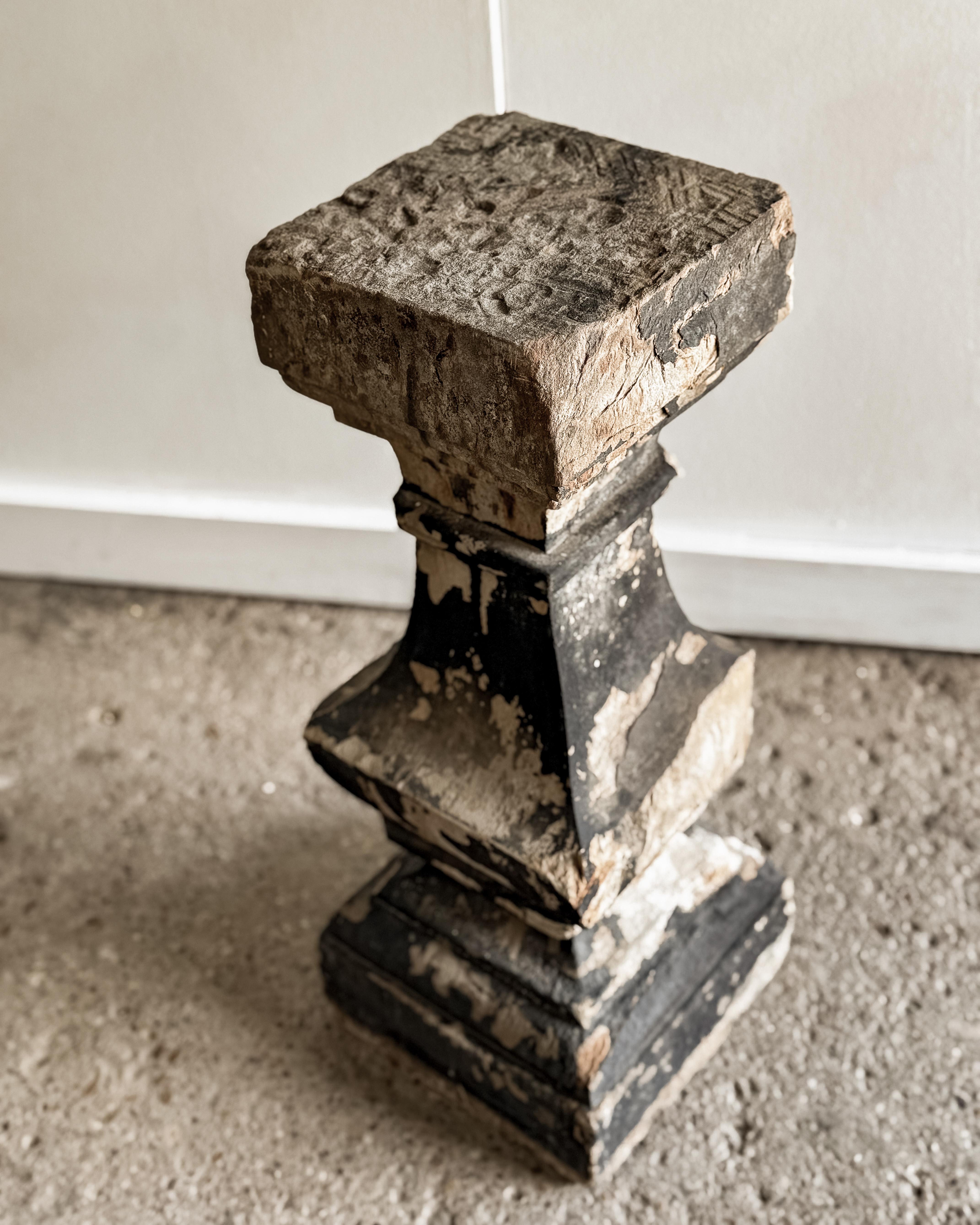 18th Century Hand-Carved Stone Balustrades For Sale 3