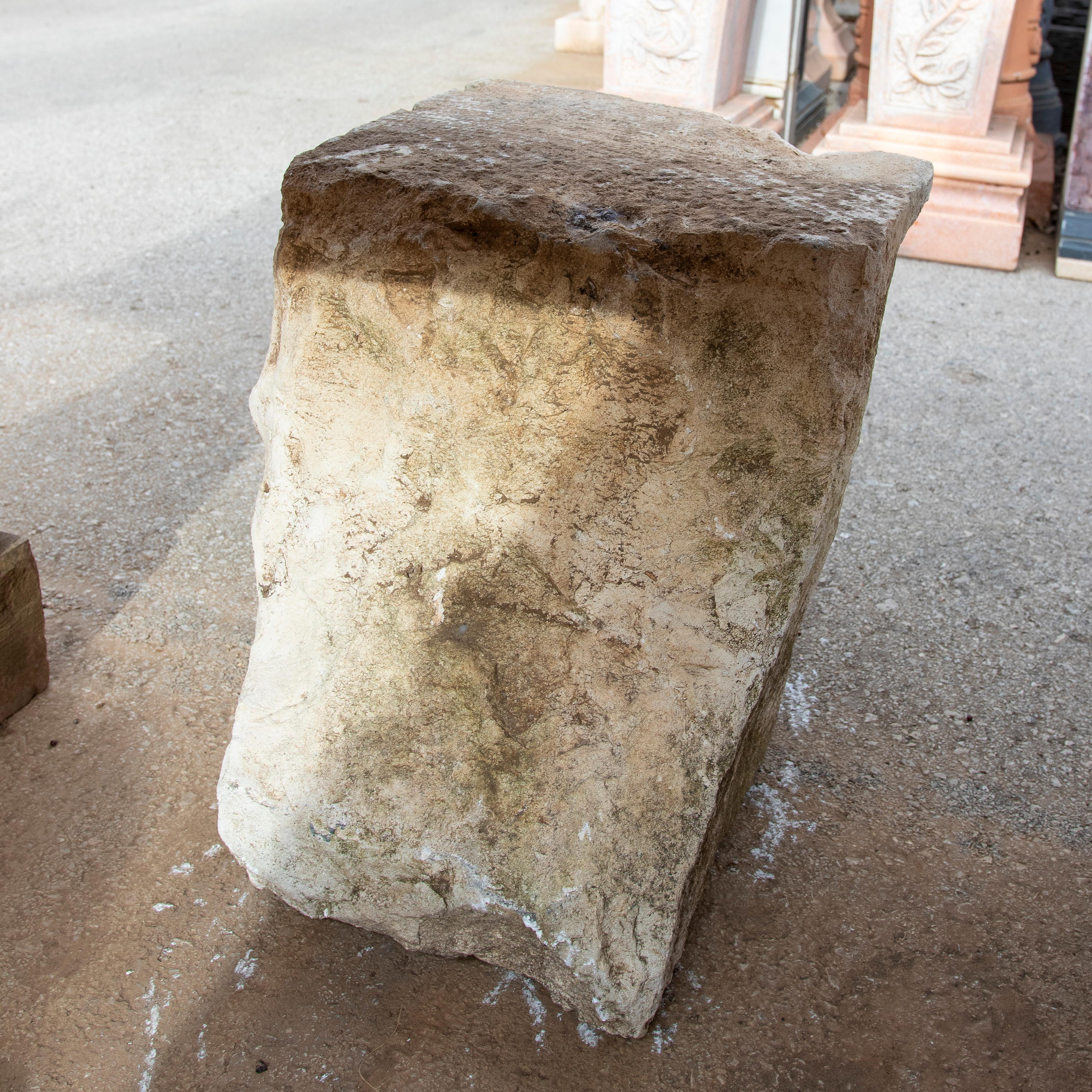 18th Century Hand-Carved Stone Capital in Corinthian Style For Sale 3