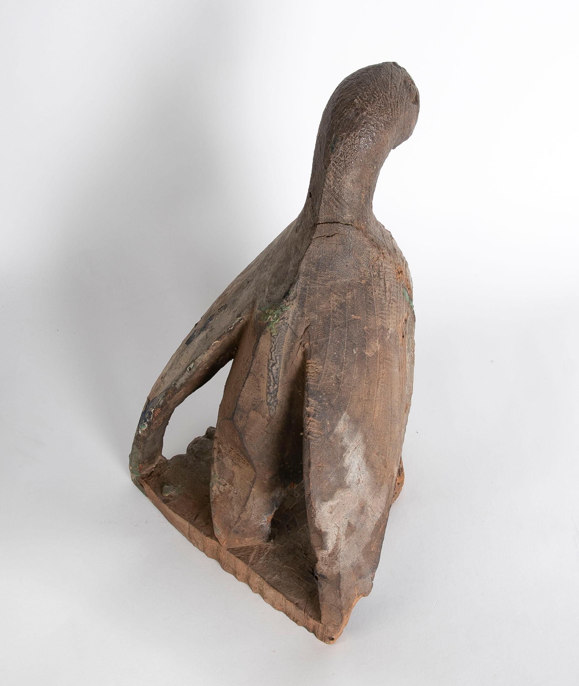 18th Century Hand-Carved Wooden Bird Sculpture In Good Condition For Sale In Marbella, ES