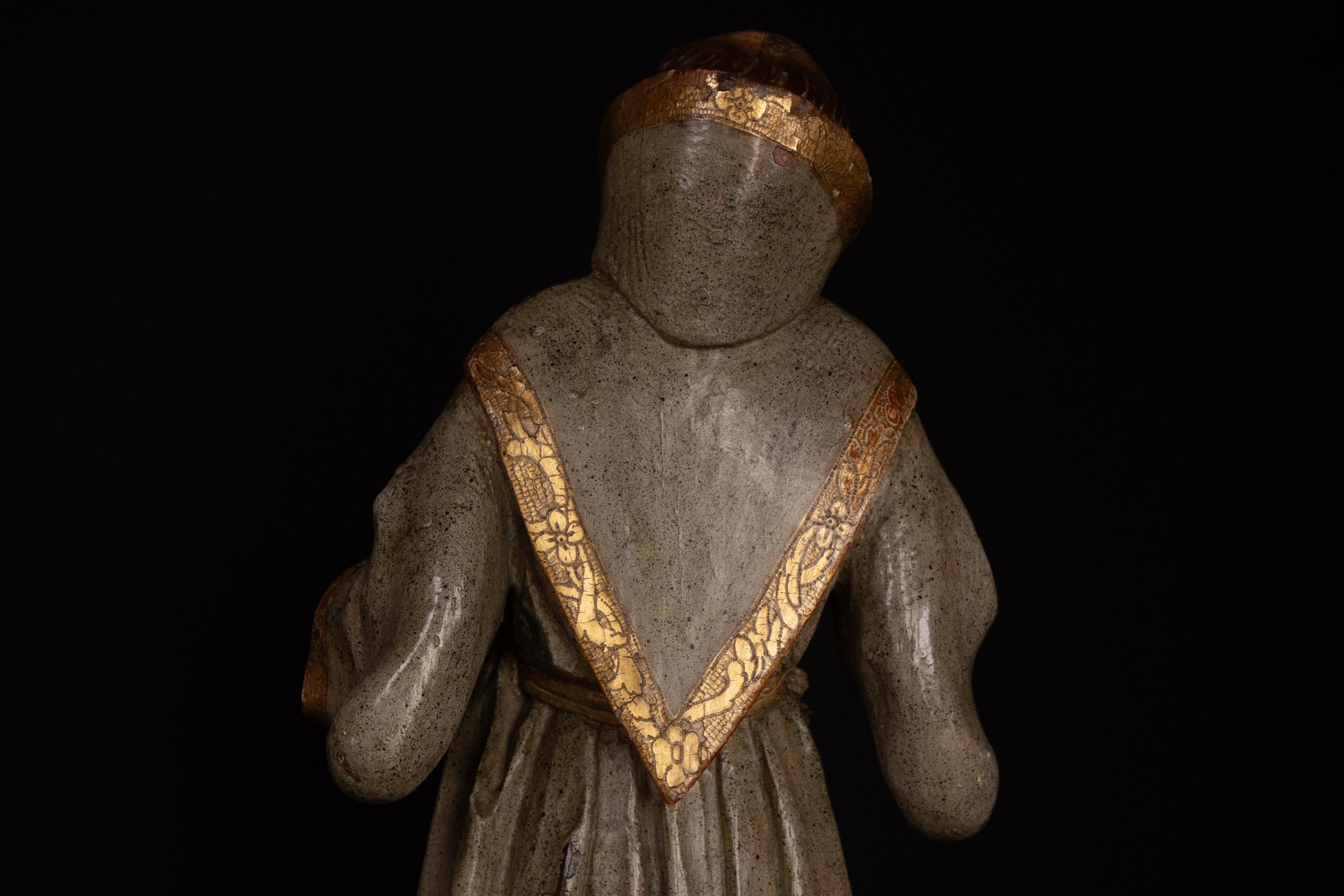 18th century hand-carved wooden monk In Fair Condition For Sale In Oostende, BE