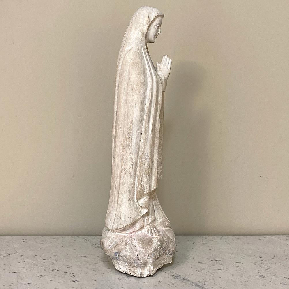 18th Century Hand Carved Wooden Statue of Madonna In Good Condition In Dallas, TX