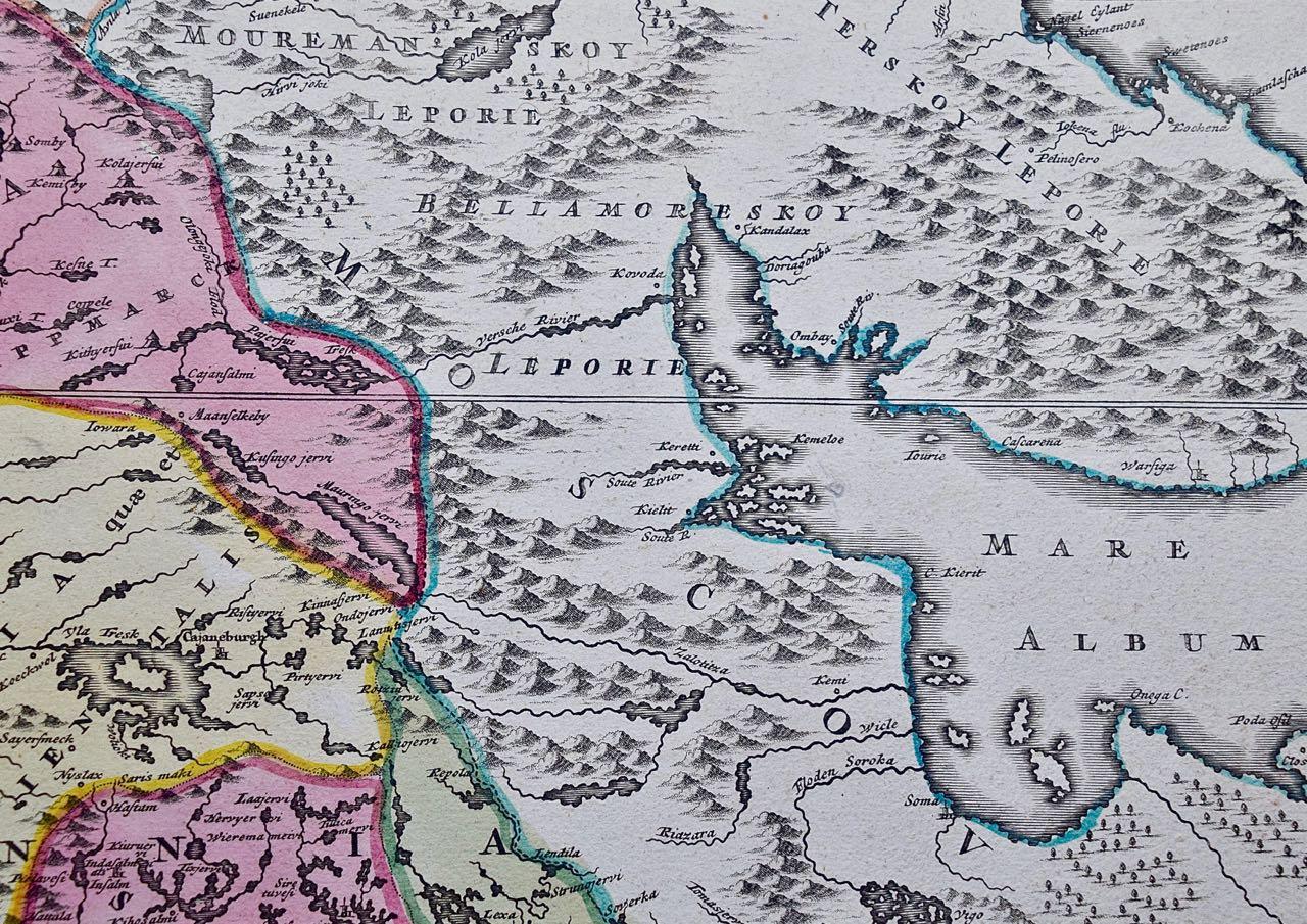 Gravé Scandinavie & Portions of Eastern Europe : Carte Homann du 18e siècle colorée à la main en vente
