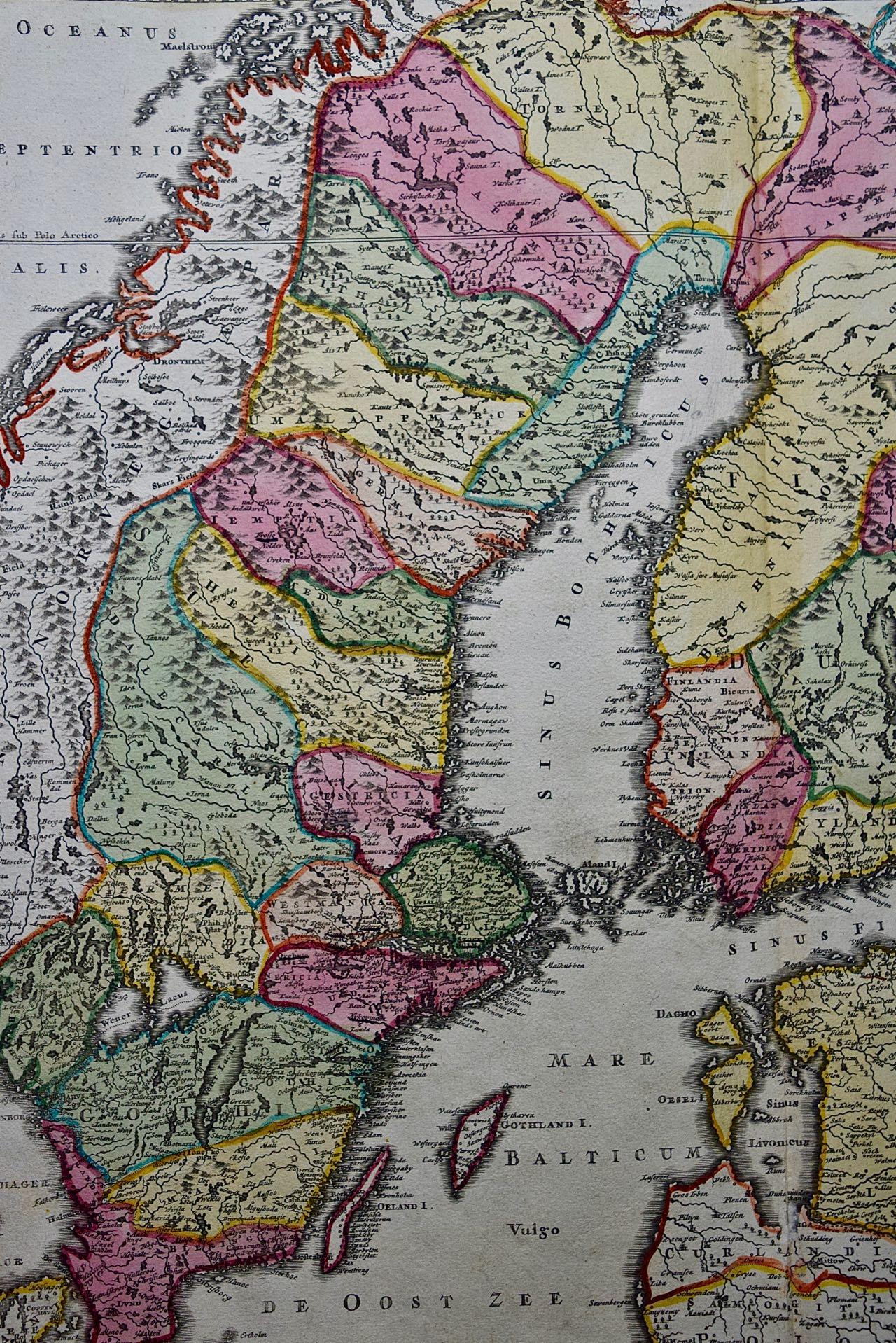 XVIIIe siècle Scandinavie & Portions of Eastern Europe : Carte Homann du 18e siècle colorée à la main en vente