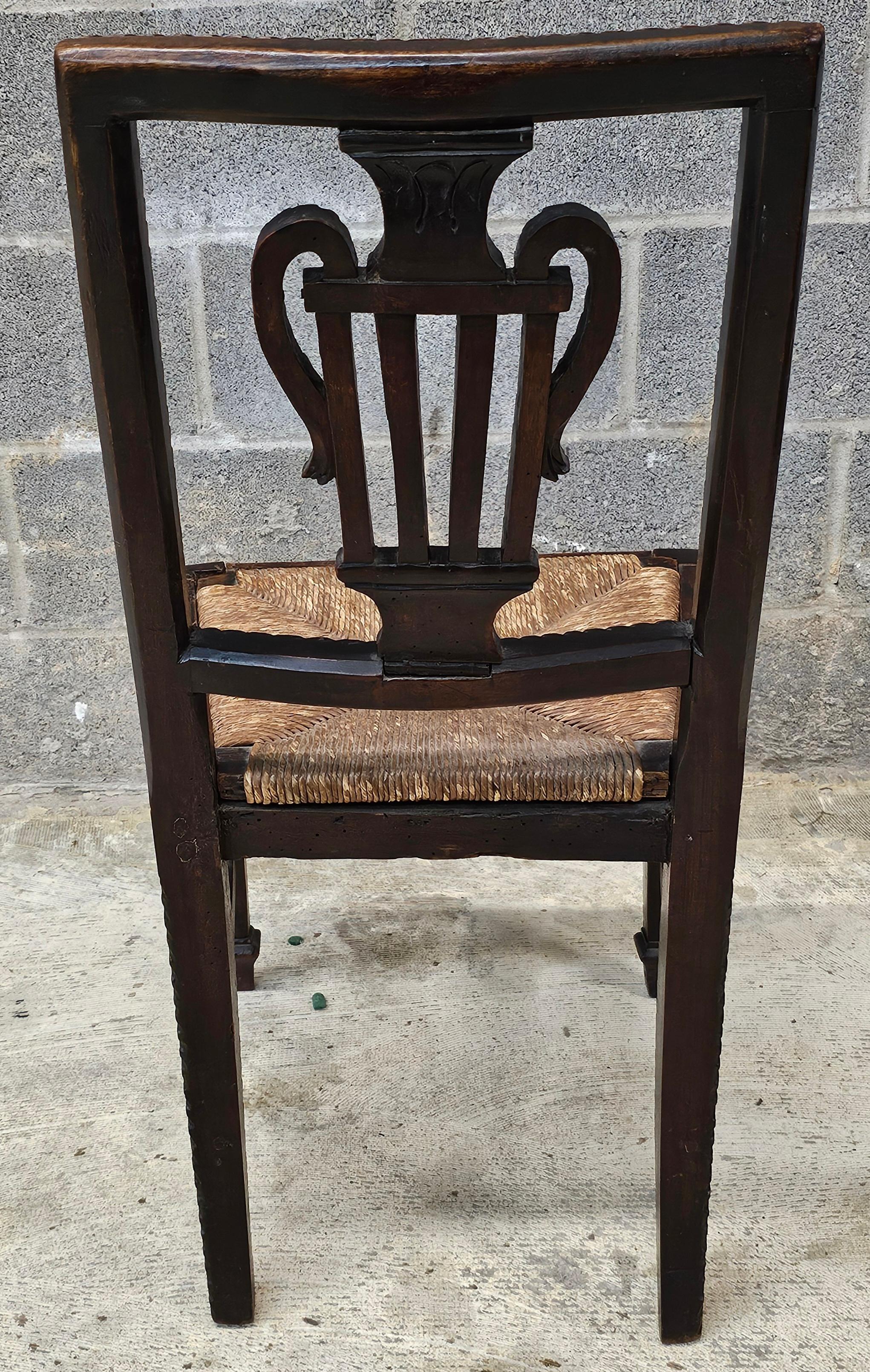 XVIIIe siècle Chaise d'appoint en wanut et jonc du 18e siècle, fabriquée à la main en vente