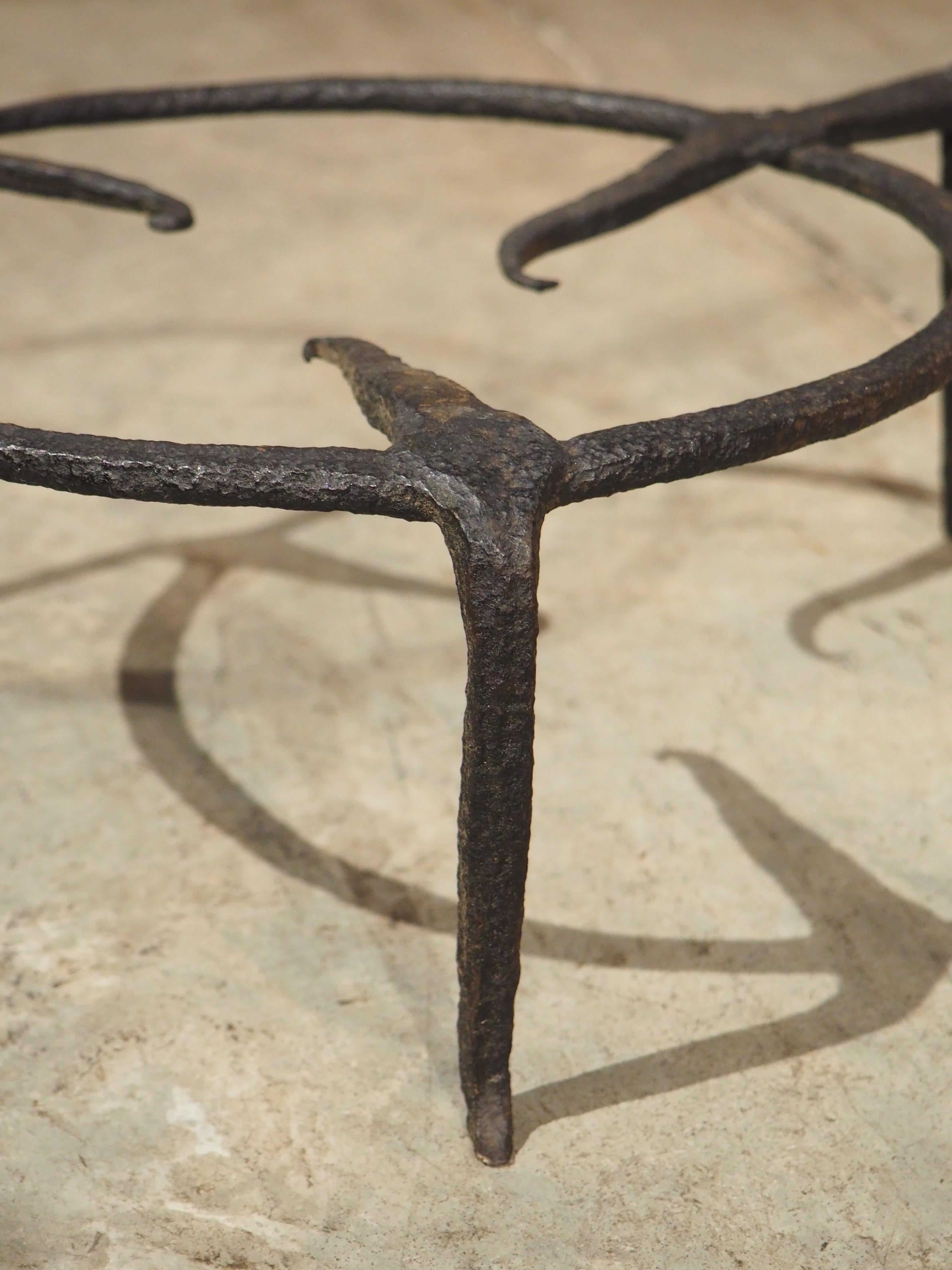 Forgé Trivet de cuisine du 18ème siècle en fer forgé à la main en vente