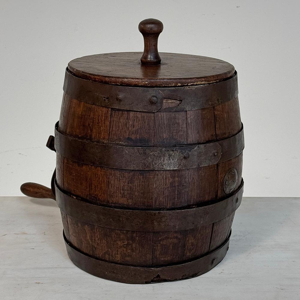 Fait main Baratte à beurre en douves d'Oak Oak du 18ème siècle, faite à la main en vente