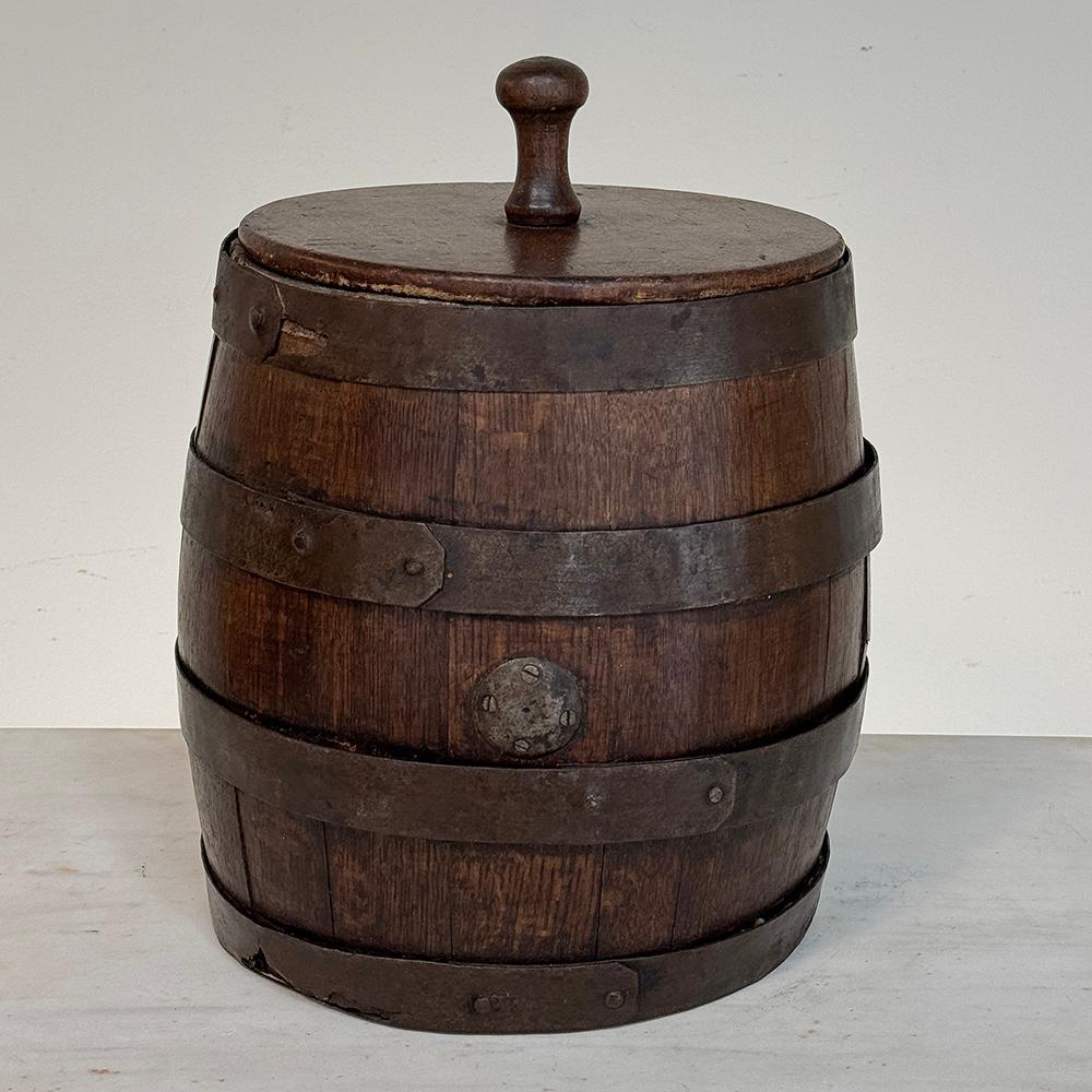 Baratte à beurre en douves d'Oak Oak du 18ème siècle, faite à la main Bon état - En vente à Dallas, TX