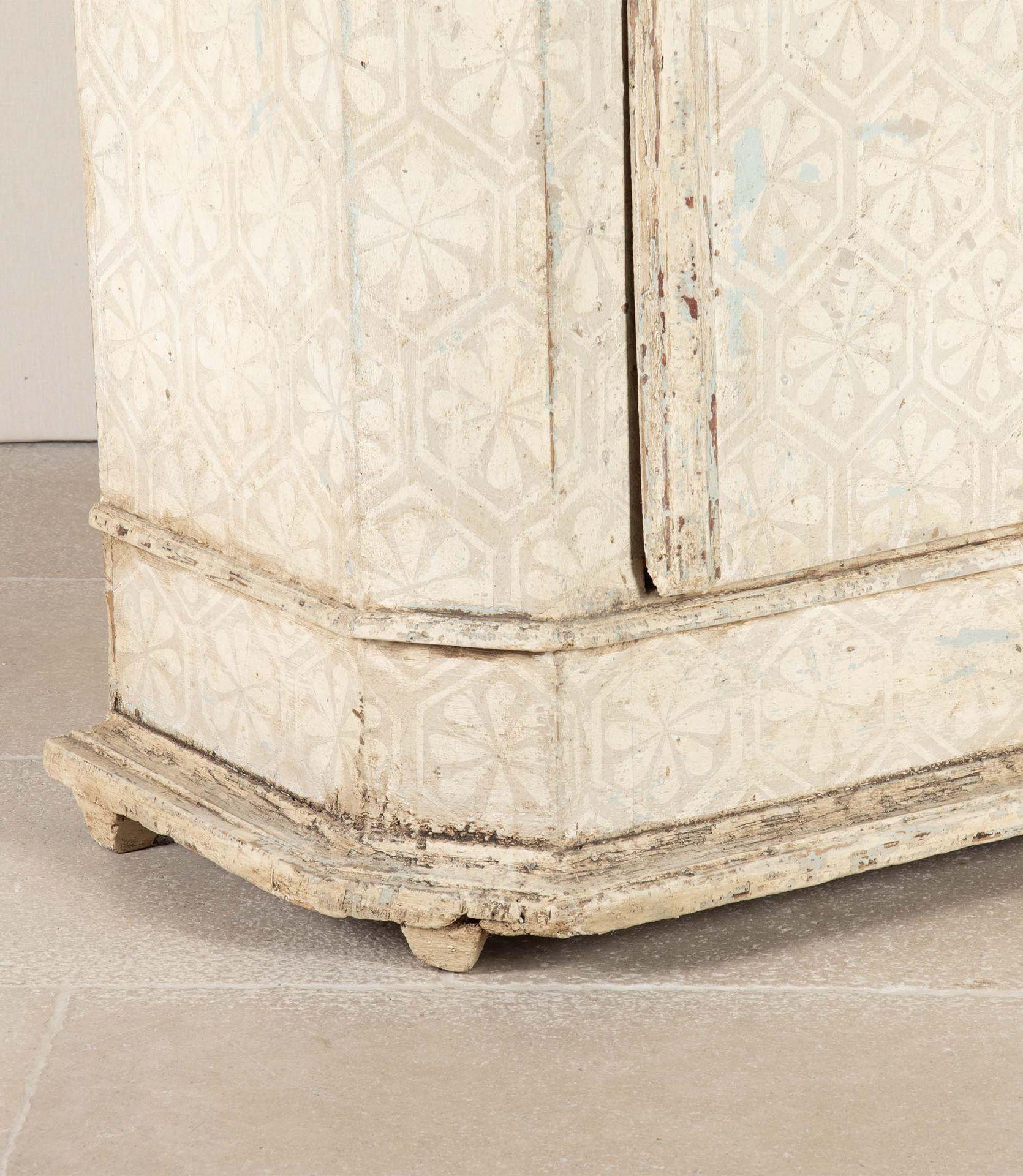 Armoire d'Alsazia dipinto a mano del XVIII secolo in vendita 6