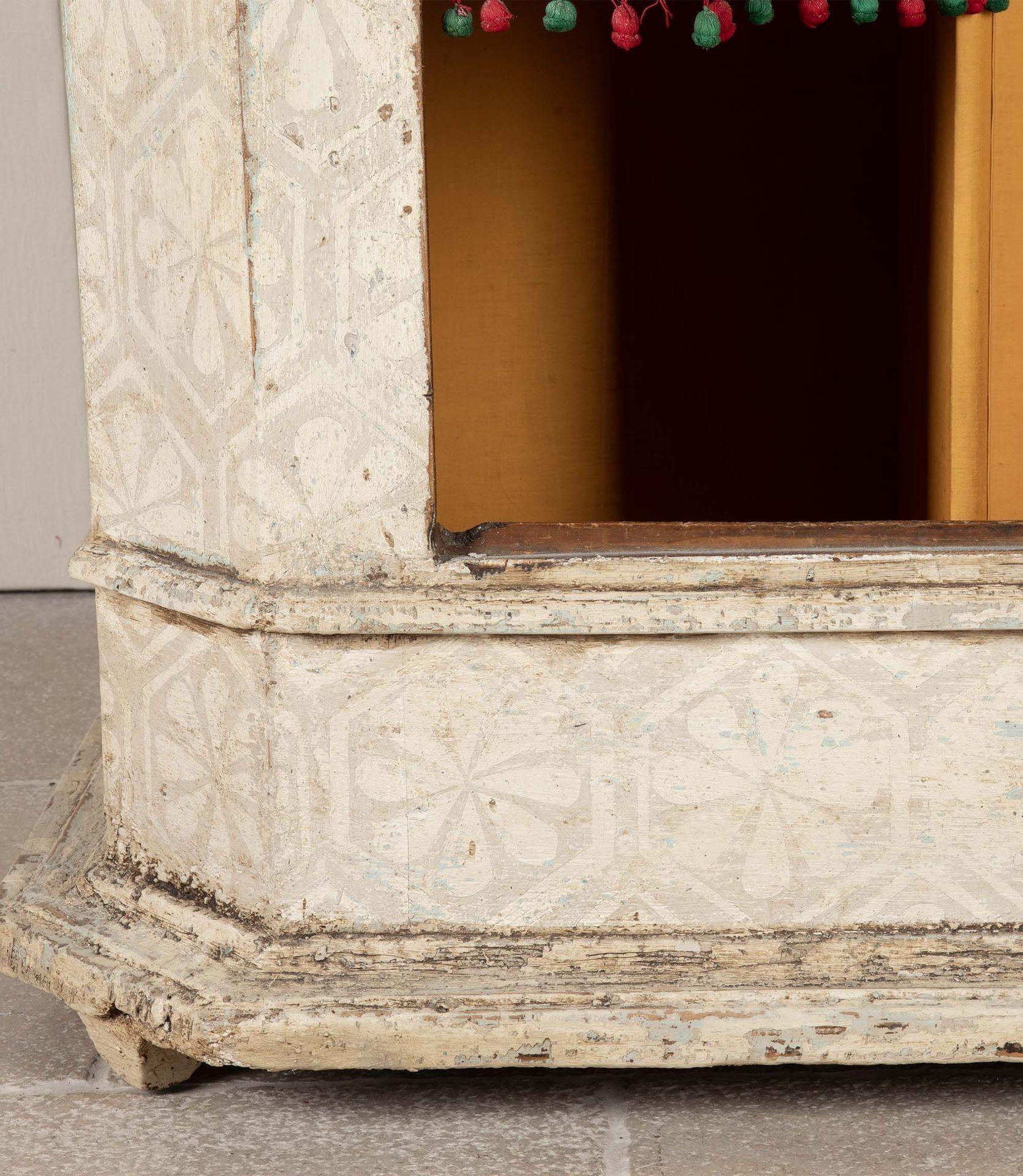 Armoire d'Alsazia dipinto a mano del XVIII secolo in vendita 7