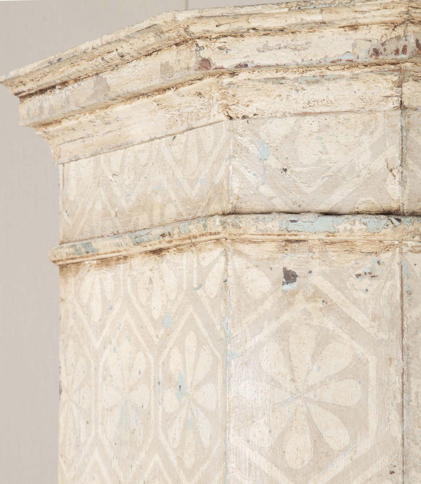 Pino Armoire d'Alsazia dipinto a mano del XVIII secolo in vendita