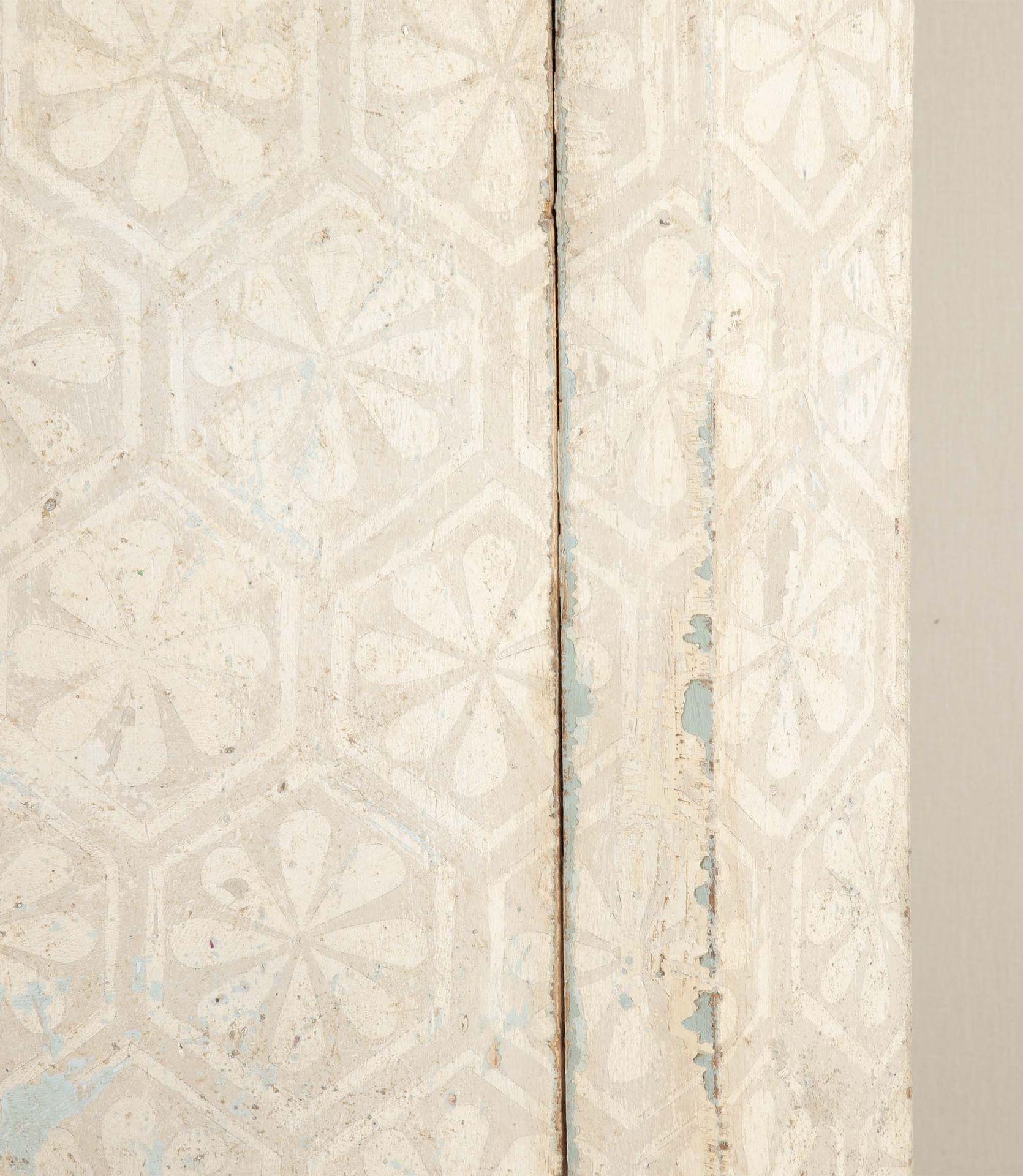 Armoire d'Alsazia dipinto a mano del XVIII secolo in vendita 4