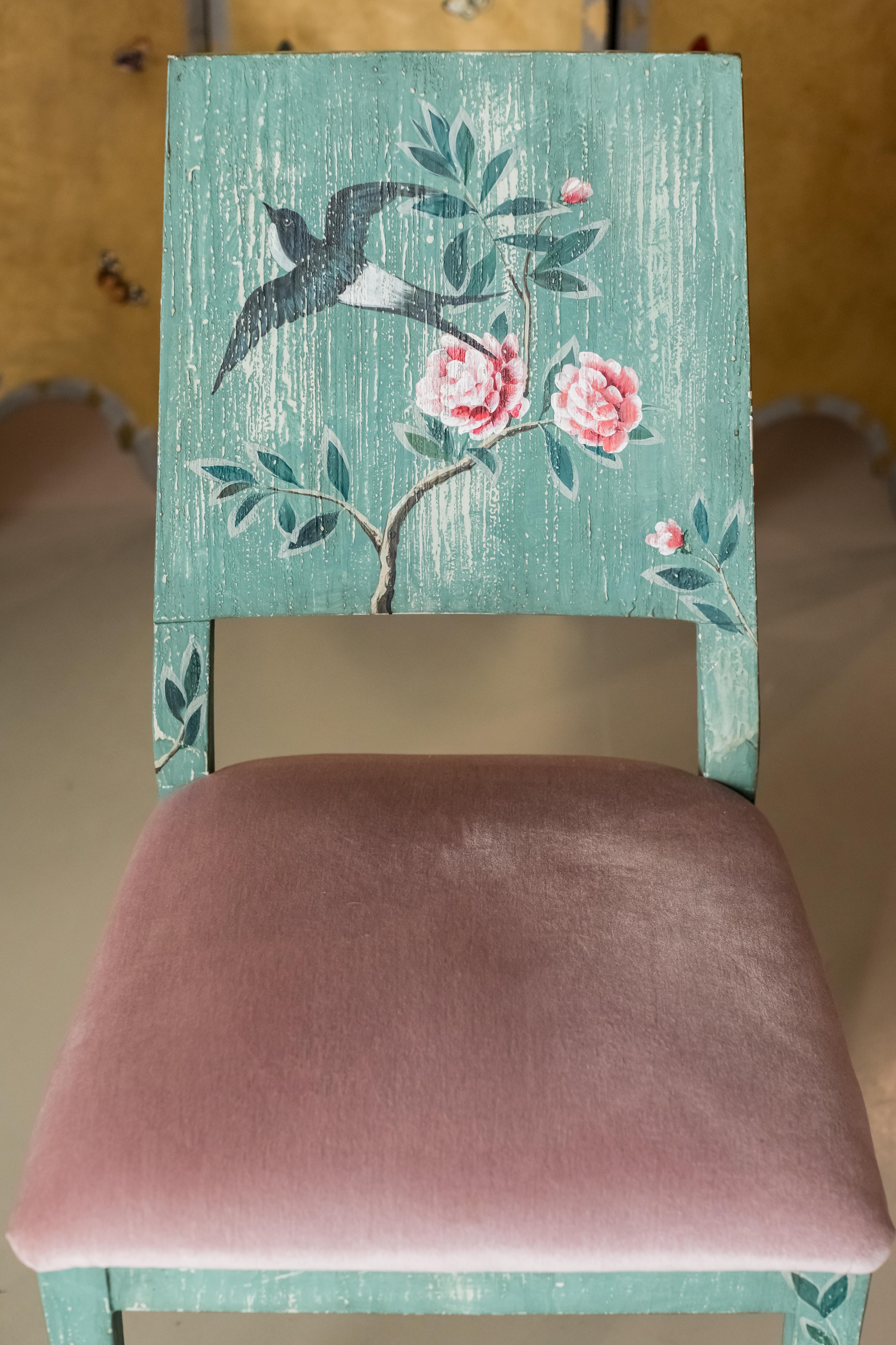 Autre Chaise de salle à manger vénitienne verte indigo peinte à la main du 18ème siècle avec feuillage en vente