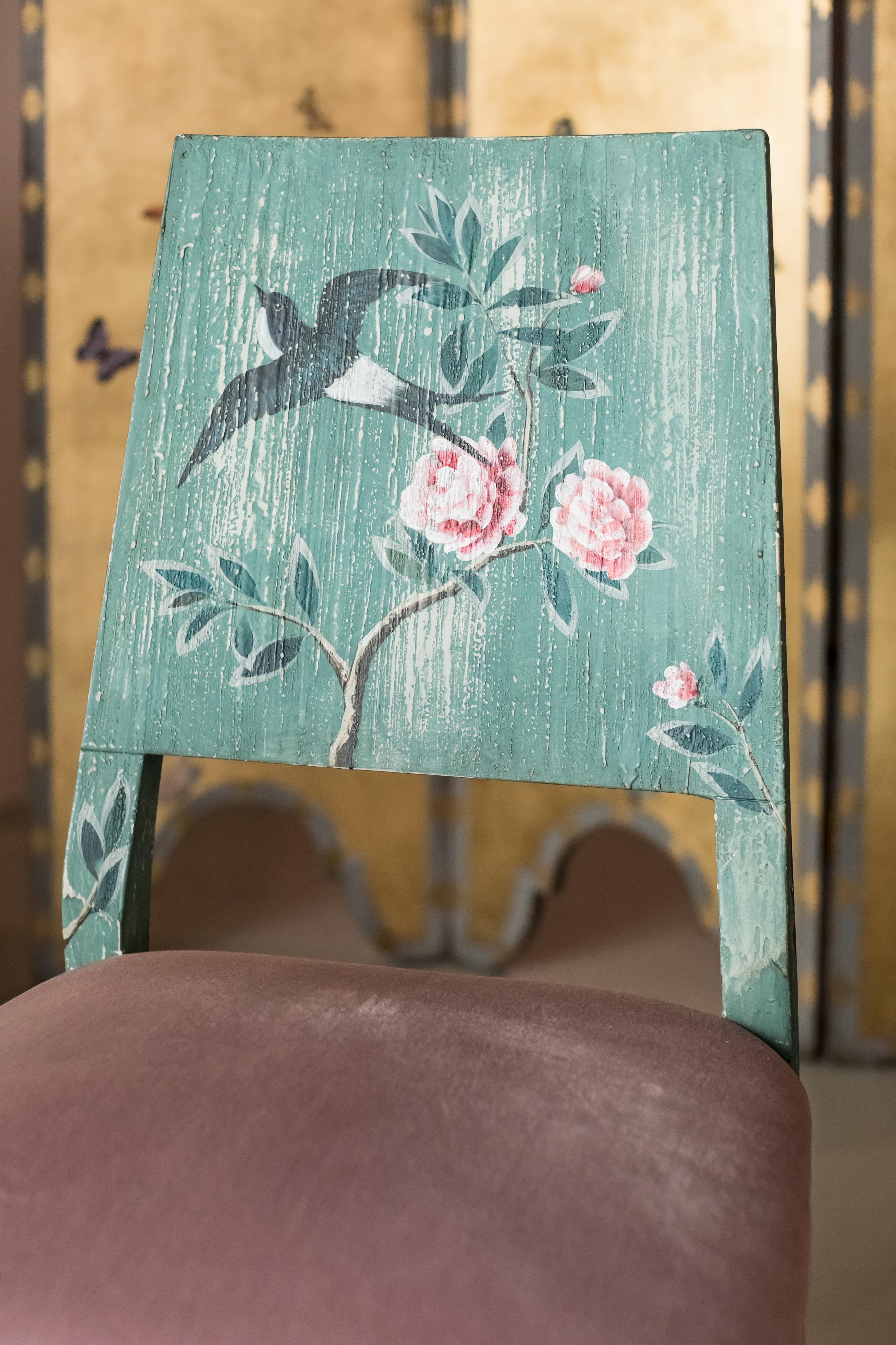 italien Chaise de salle à manger vénitienne verte indigo peinte à la main du 18ème siècle avec feuillage en vente