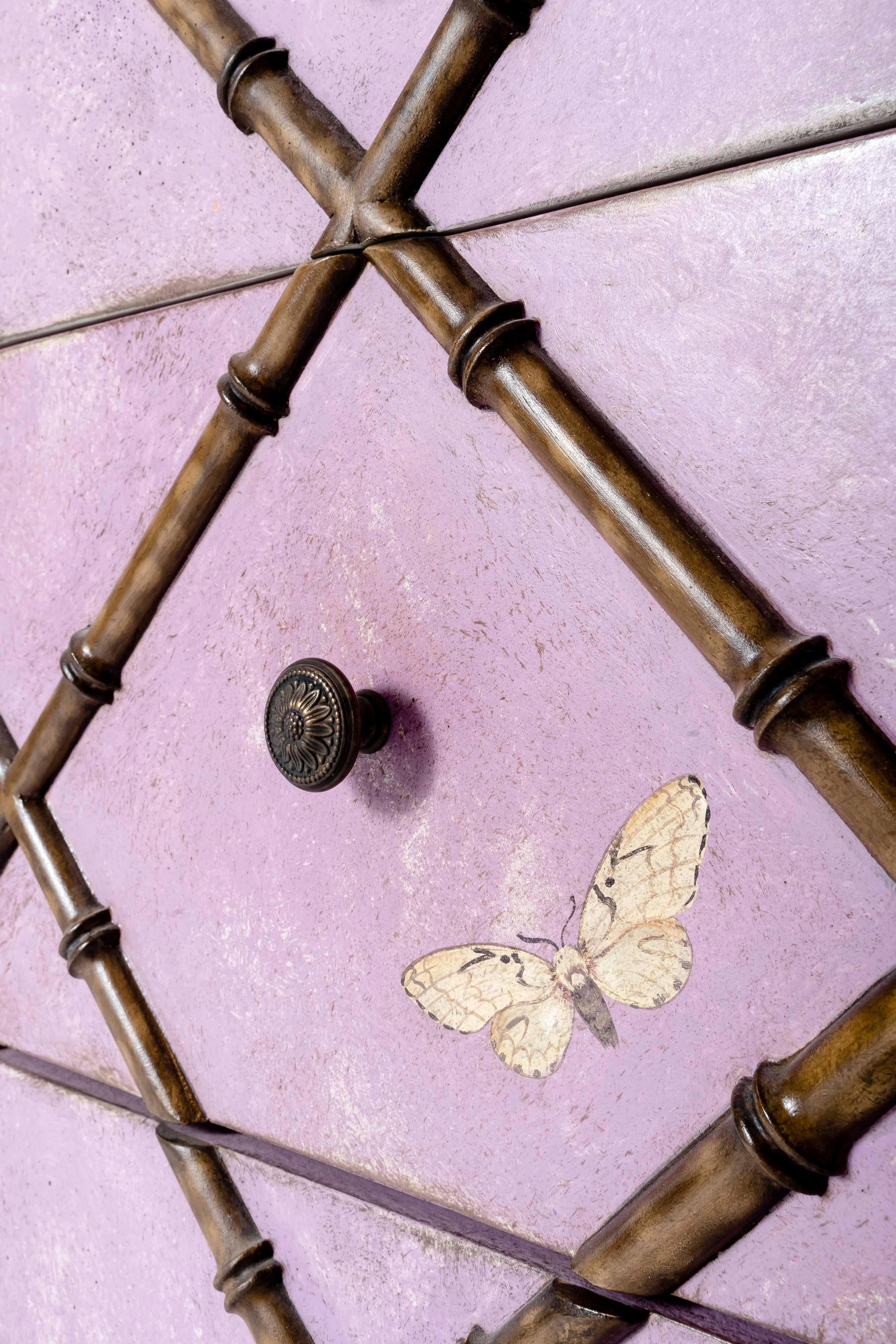 18th Century Hand Painted Venetian Pink Bamboo Fiesole Chest with Butterflies In New Condition For Sale In Ronchi dei Legionari, IT