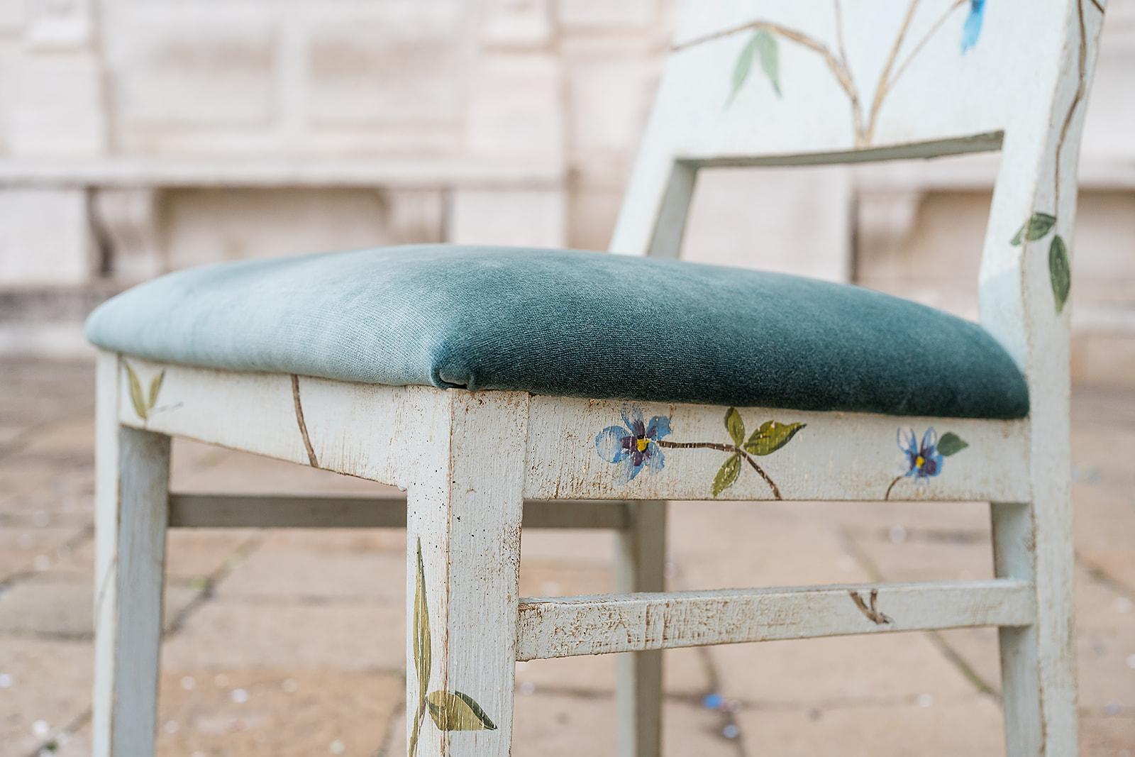 Other 18th Century Hand Painted Venetian Azure Indigo Dining Chair with Foliage For Sale