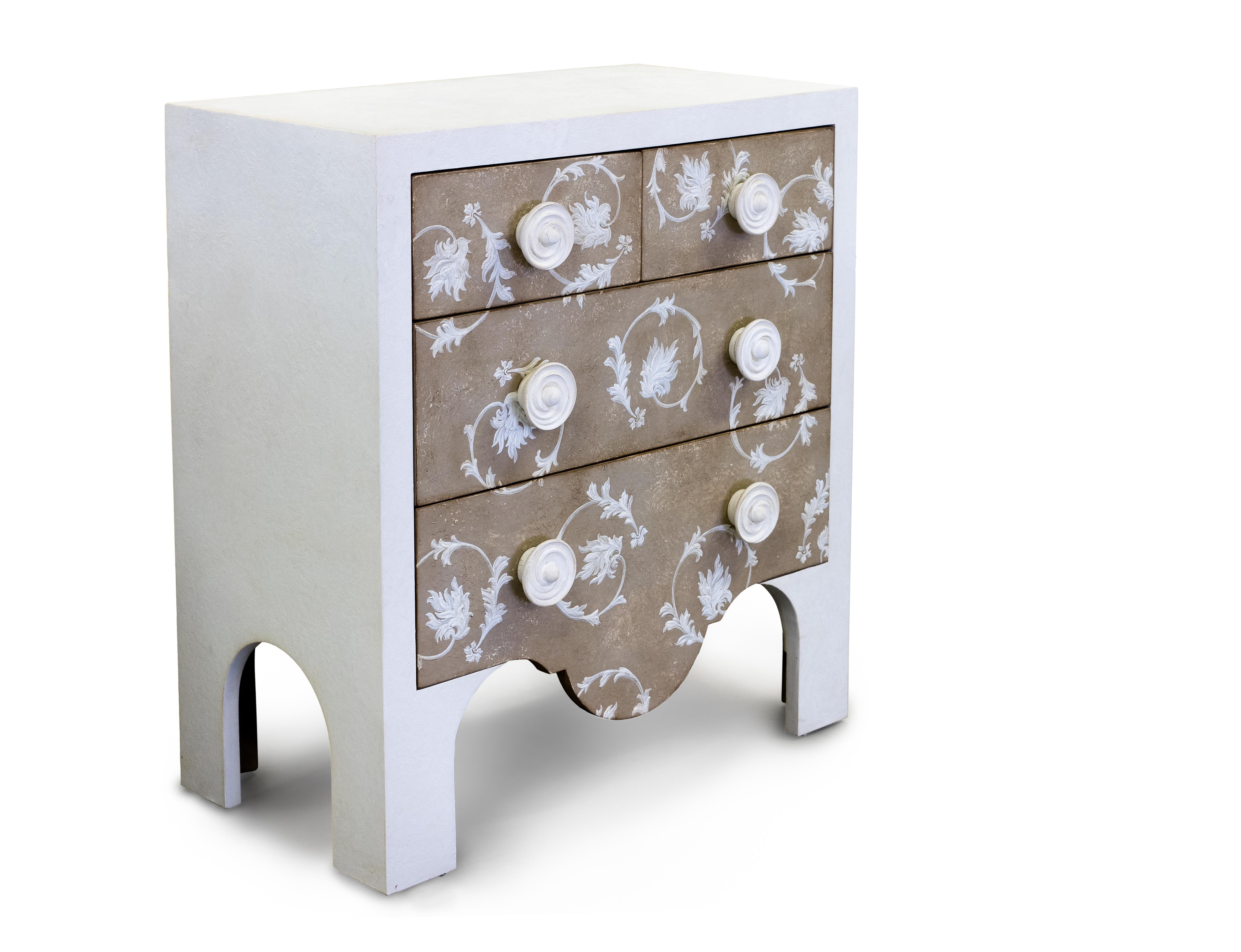 From our Hand-Painted Furniture Collection, we are pleased to introduce you to our Chalky White and Taupe Ca'Rezzonico Chest of Drawers. 
A beautifully spacious chest of drawers, which solid lines are softened by the choice of the decor: a textured