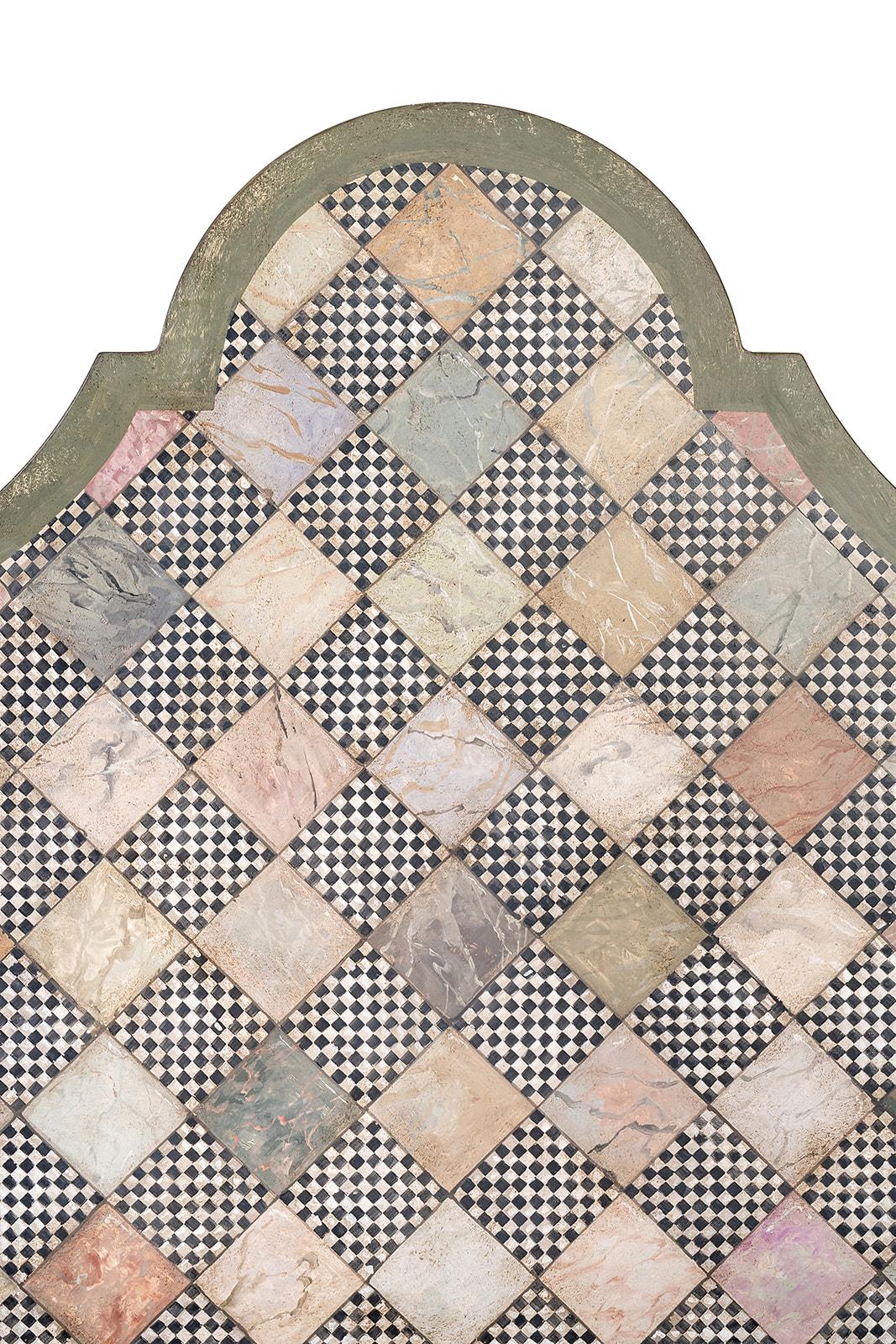 Dalla nostra collezione di mobili dipinti a mano, siamo lieti di presentarti il nostro letto Roma verde scuro con design in marmi di San Marco.

Il letto Roma è una maestosa dichiarazione di artigianato veneziano. Caratterizzata da montanti pieni