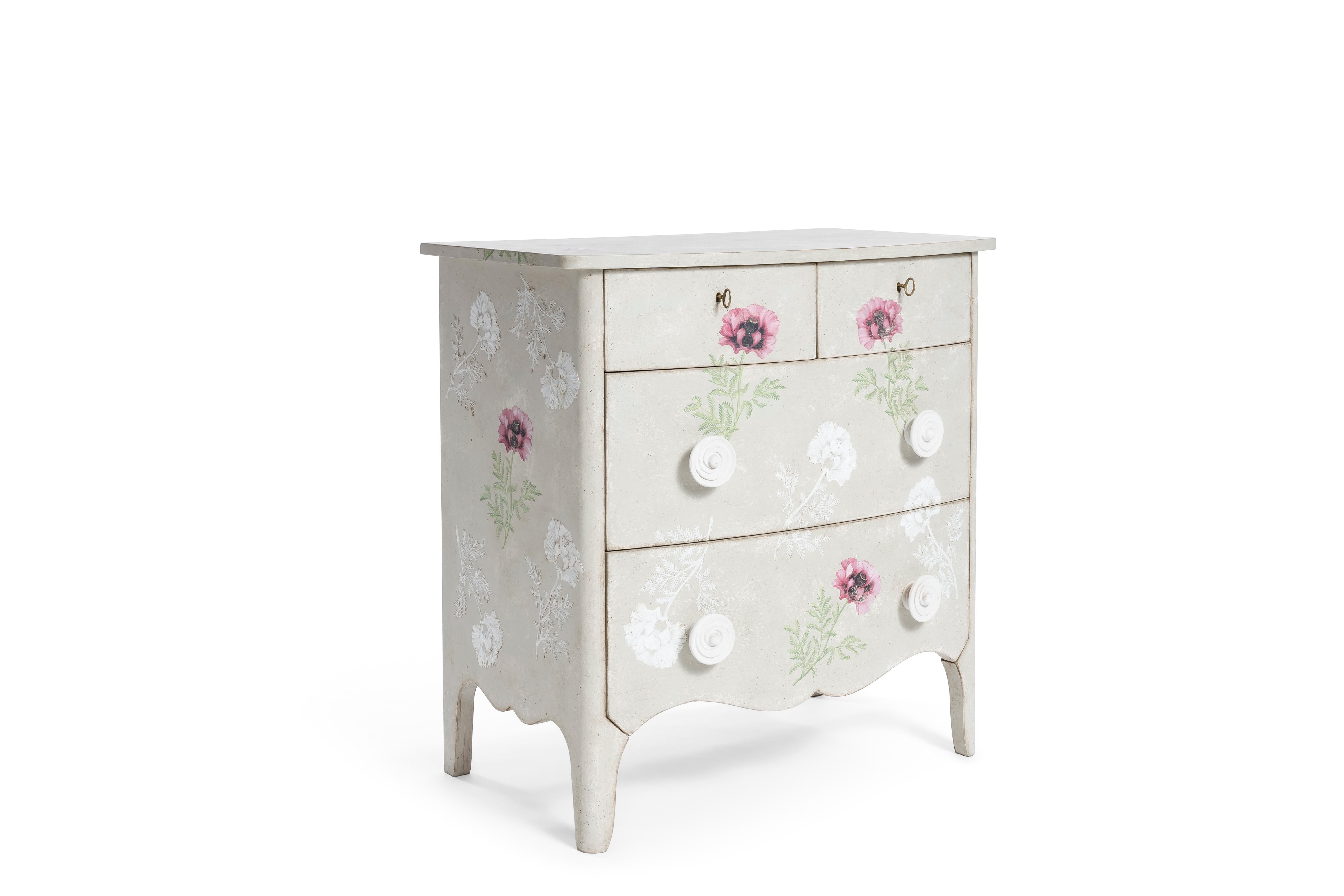 From our Hand-Painted Furniture Collection, we are pleased to introduce you to our Flex Dorsoduro Chest of Drawers. 
In the Venetian language 