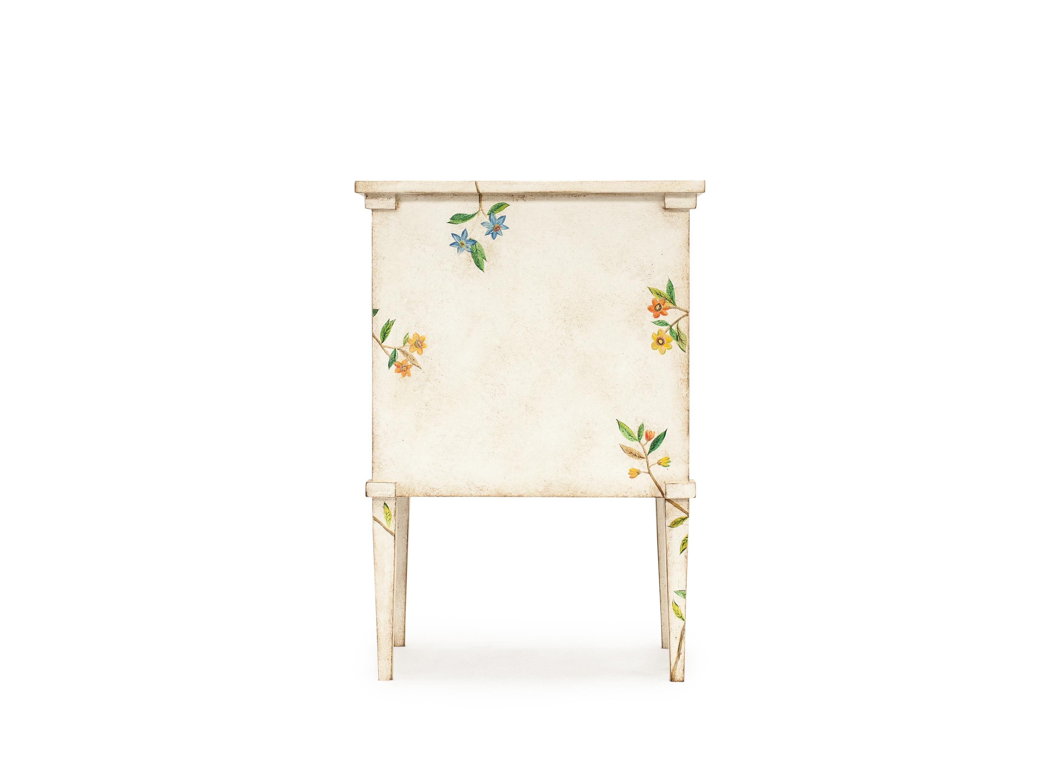 Handbemalter weißer Lombardia-Nachttisch im venezianischen Stil des 18. Jahrhunderts mit Blattwerk (Sonstiges) im Angebot