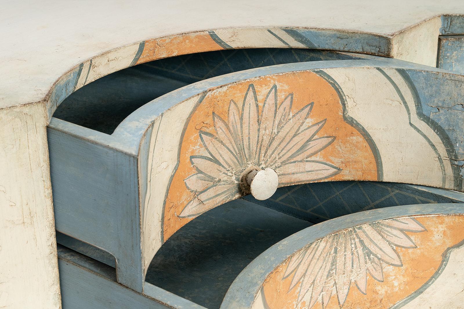 italien Console tournesol blanche de style vénitien du 18ème siècle peinte à la main avec tournesols en vente