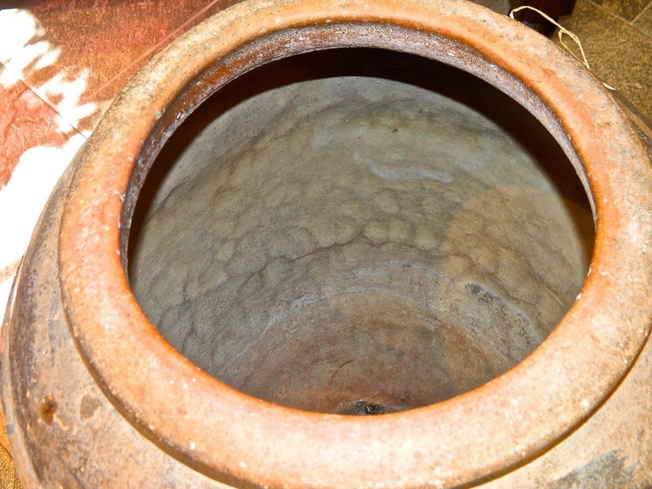 18th Century Hand-Streaked Spanish Terracotta Water Jar 1