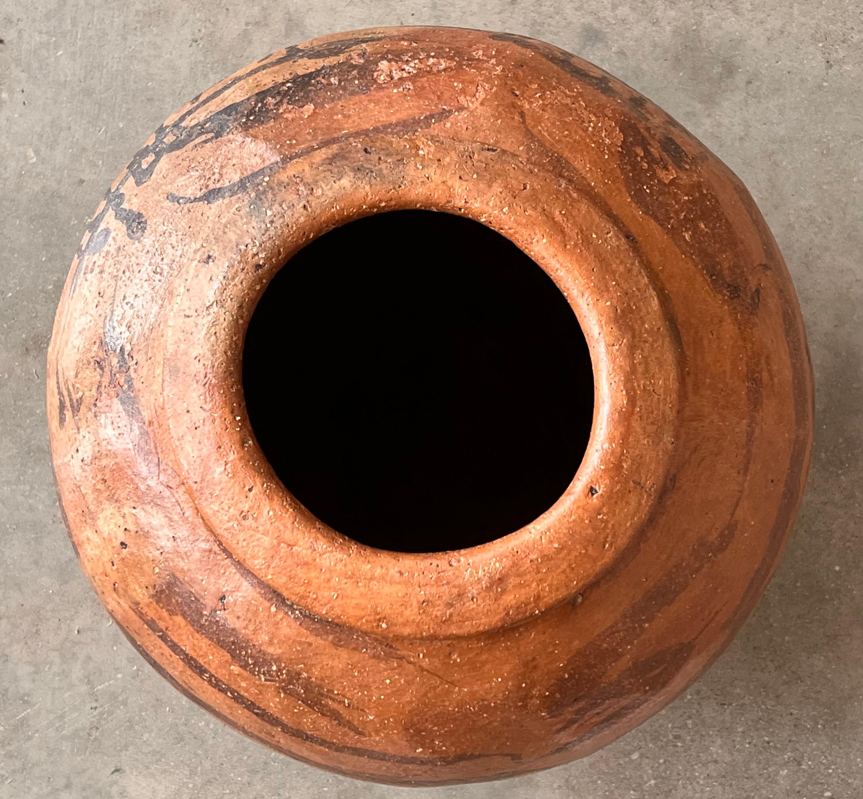 Pot à olives en terre cuite du 18ème siècle, vase avec deux poignées, Espagne en vente 1