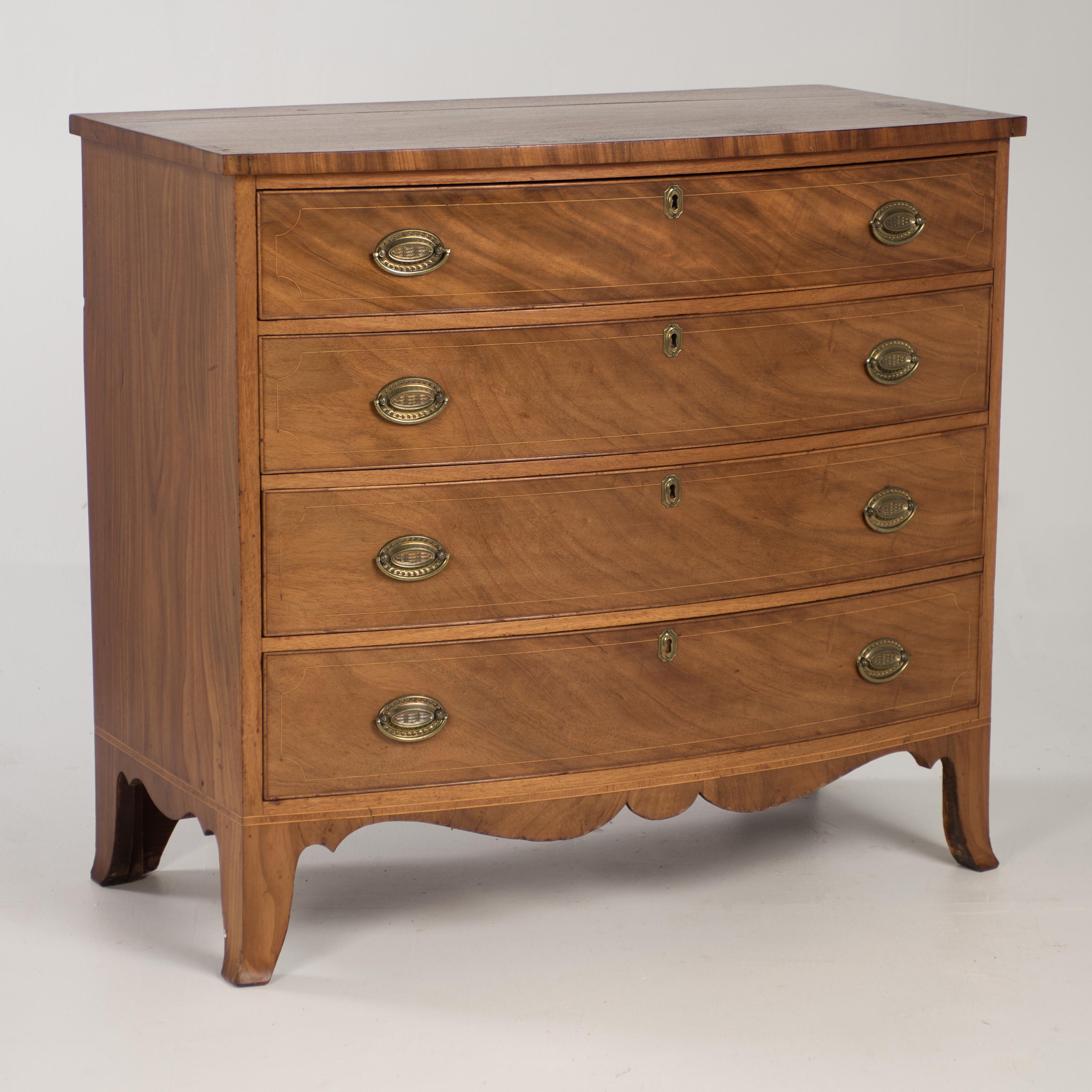 18th Century Hepplewhite Chest, circa 1790 In Good Condition In Lambertville, NJ