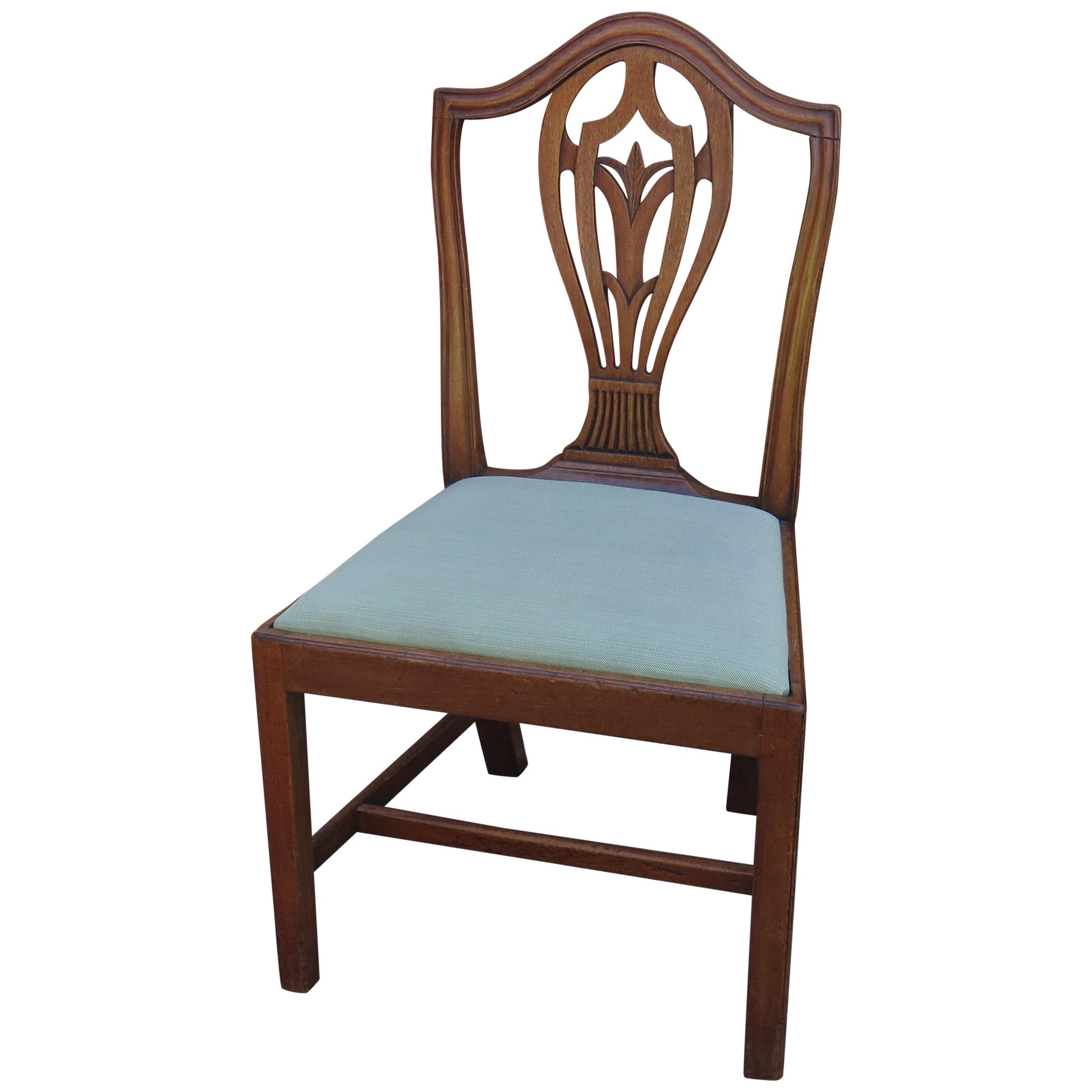 Chaise d'appoint en noyer de la période Hepplewhite du XVIIIe siècle, anglaise vers 1785