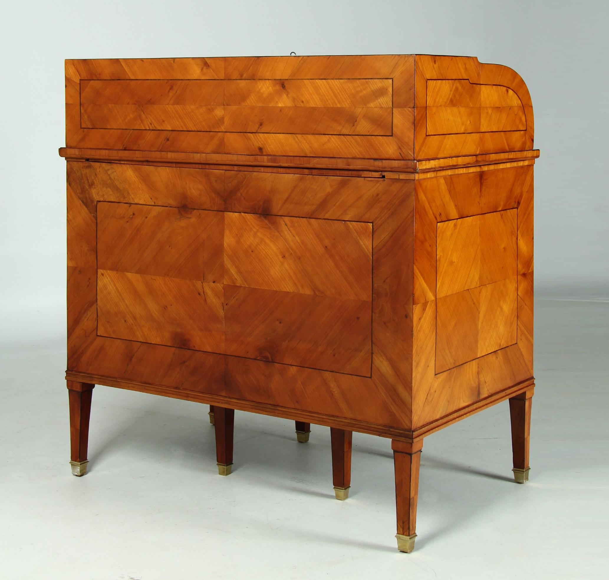 Hochverstellbarer Sekretär aus dem 18. Jahrhundert mit integriertem verstecktem Stuhl, 1780 im Angebot 12