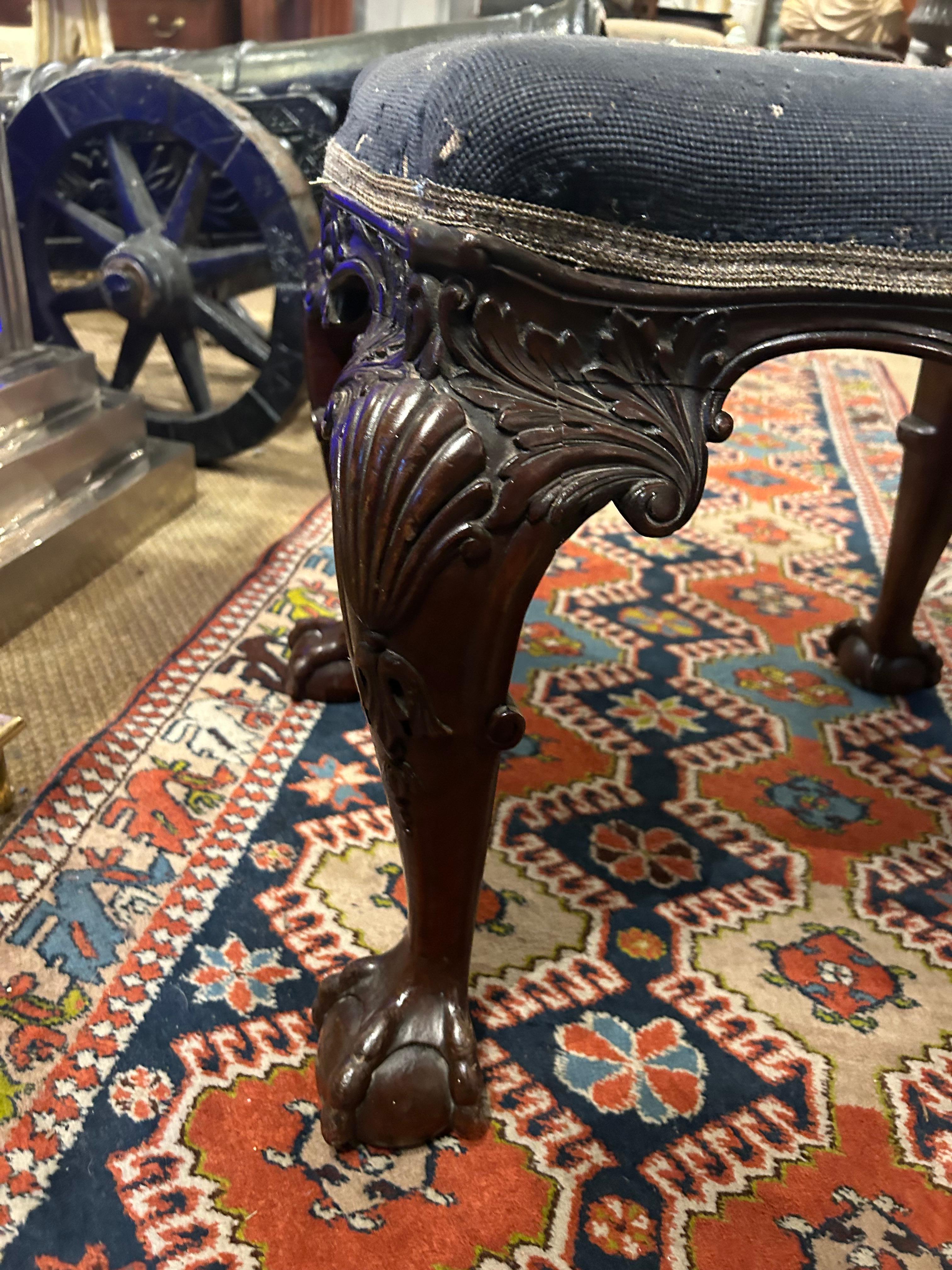 18th Century Highly Carved Irish Cabriole Leg Stool In Excellent Condition For Sale In Dublin 8, IE