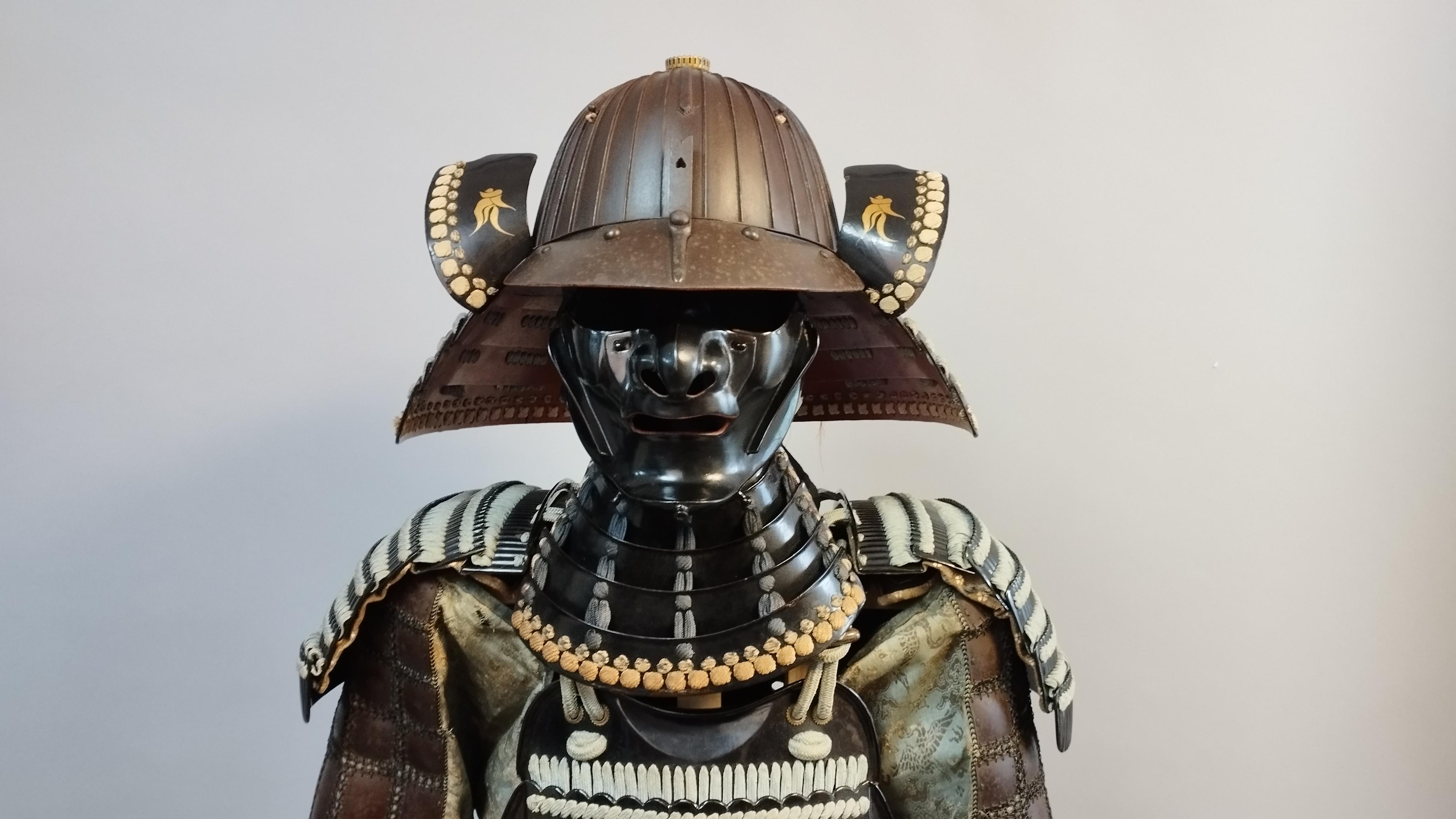 18th Century Hirate Clan Samurai Armor with Signed Kabuto Helmet For Sale 4