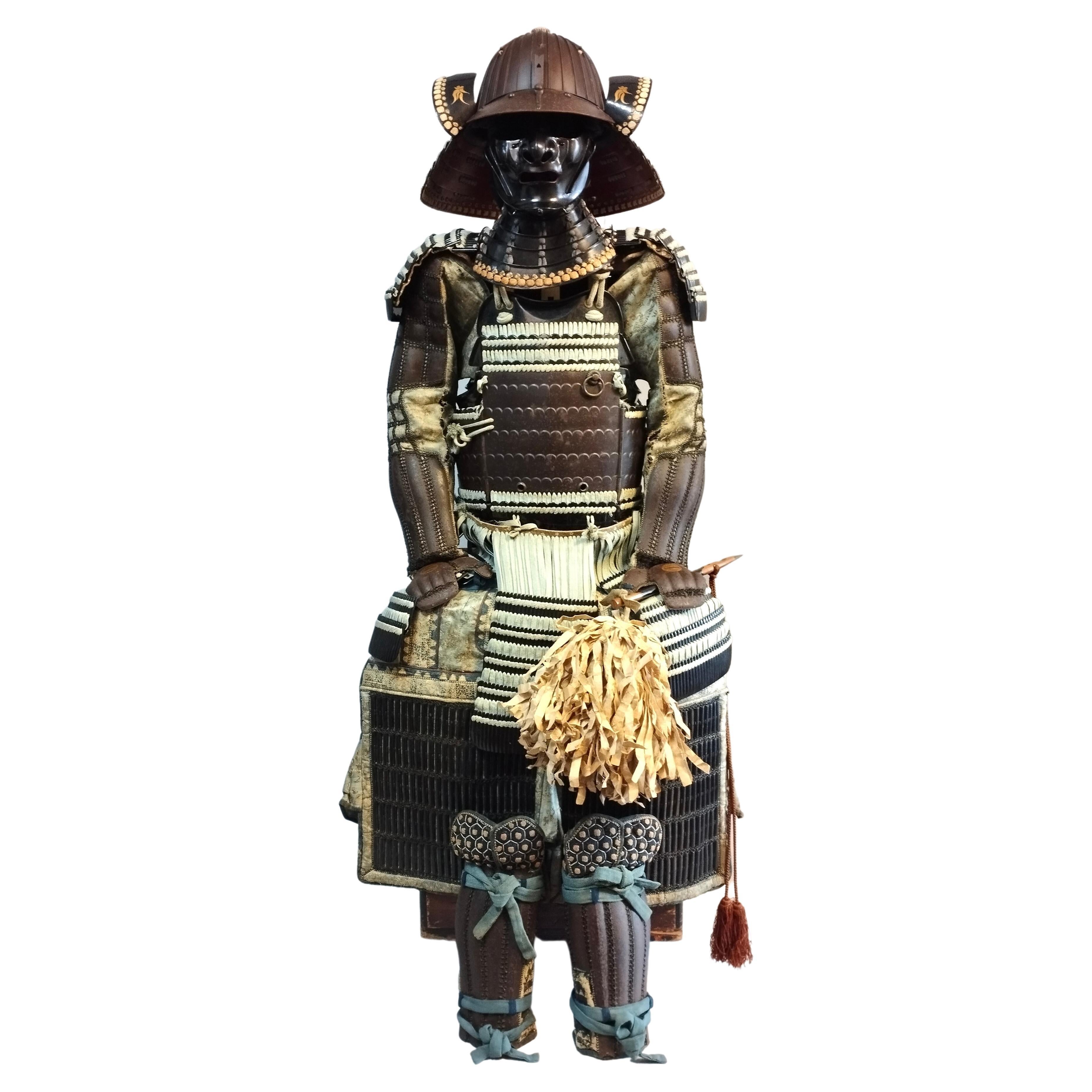 Hirate Clan Samurai-Wappen des 18. Jahrhunderts mit signiertem Kabuto- Helm