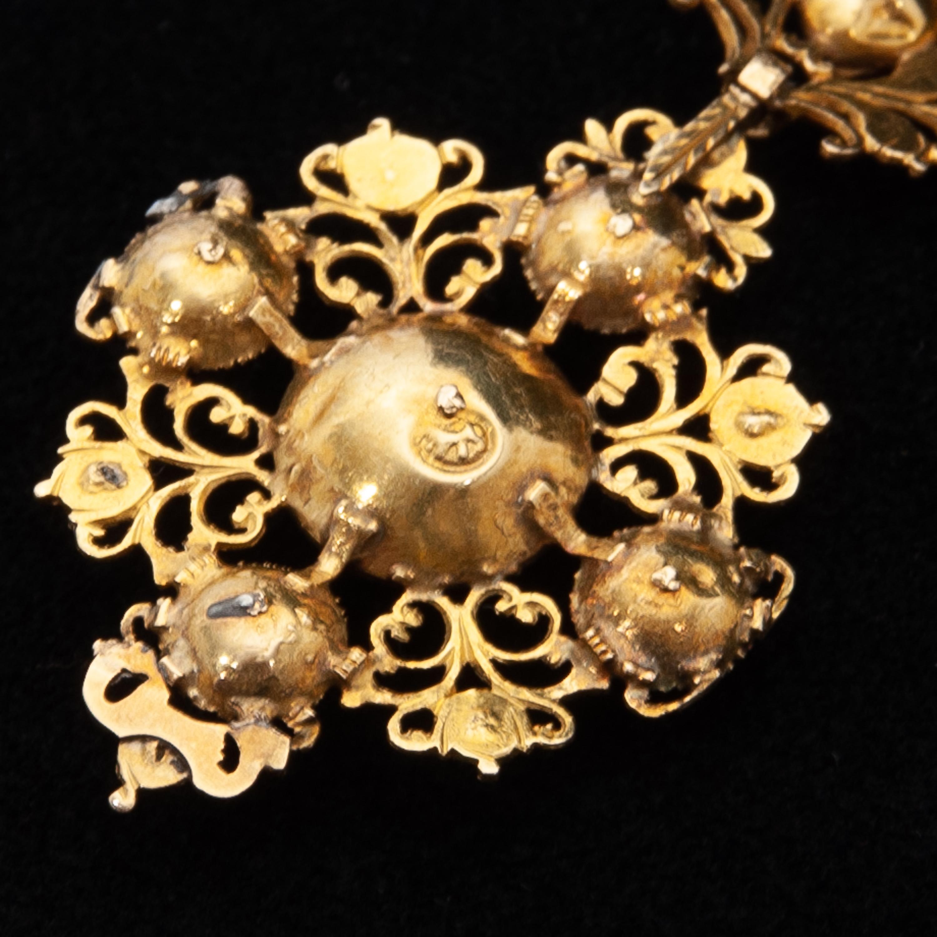 Antique 18th Century Emerald 18K Gold Iberian Cross Pendant, Certified For Sale 1