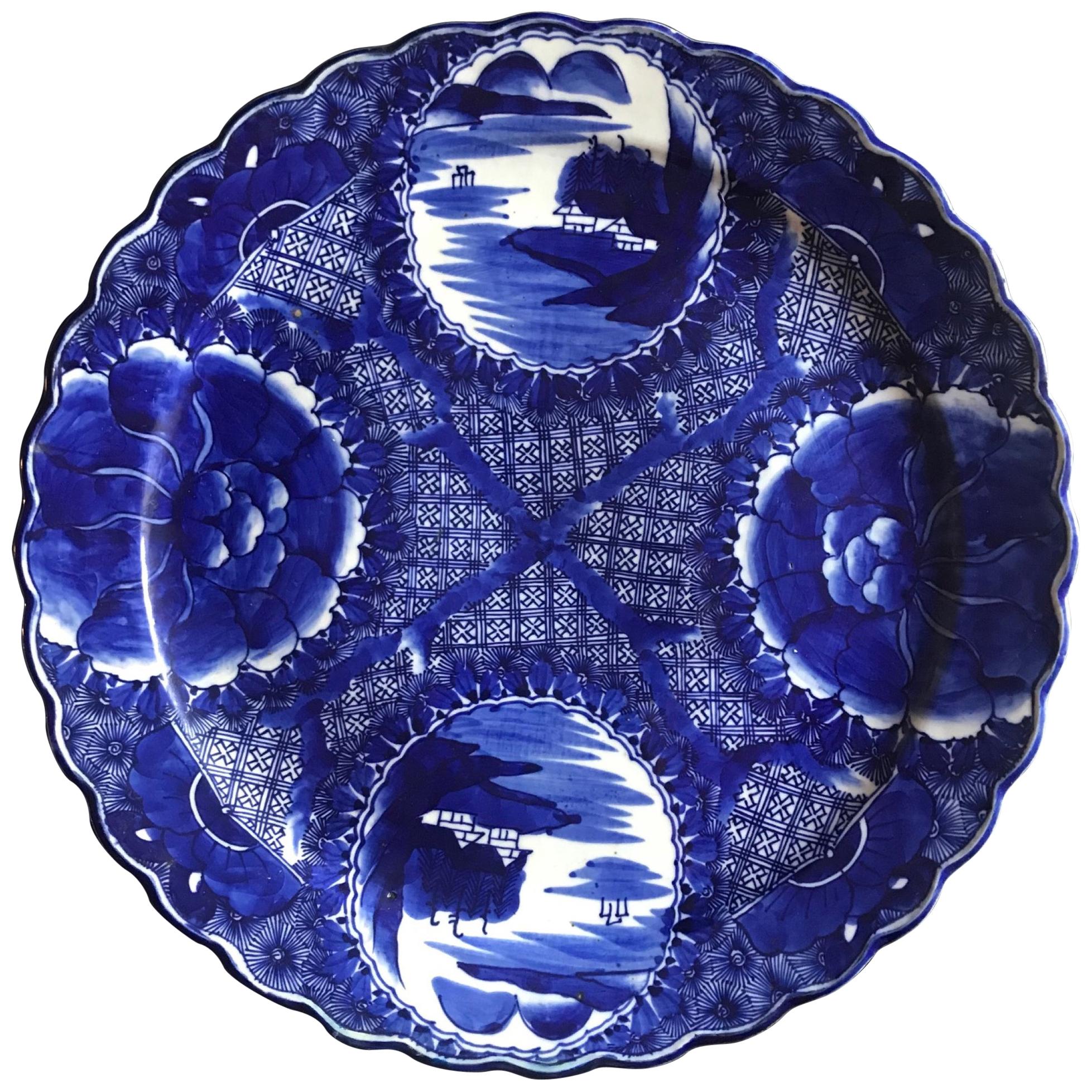18th Century Imari Blue and White Round Scalloped Japanese Oversized Platter For Sale