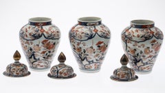 Vaso in porcellana Imari Porcelain del XVIII secolo, cinque pezzi di guarnizione