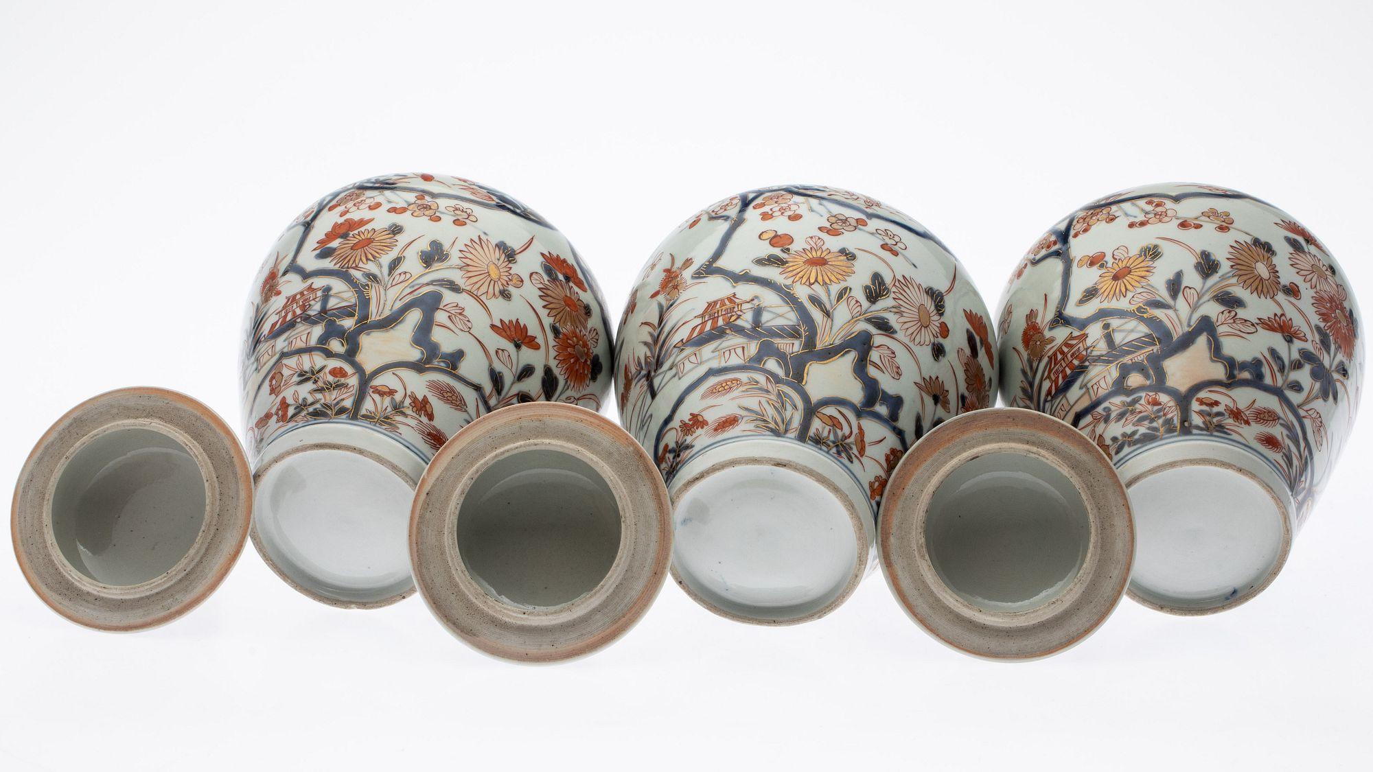 Edo 18th Century Imari Porcelain Vase Five Piece Garniture