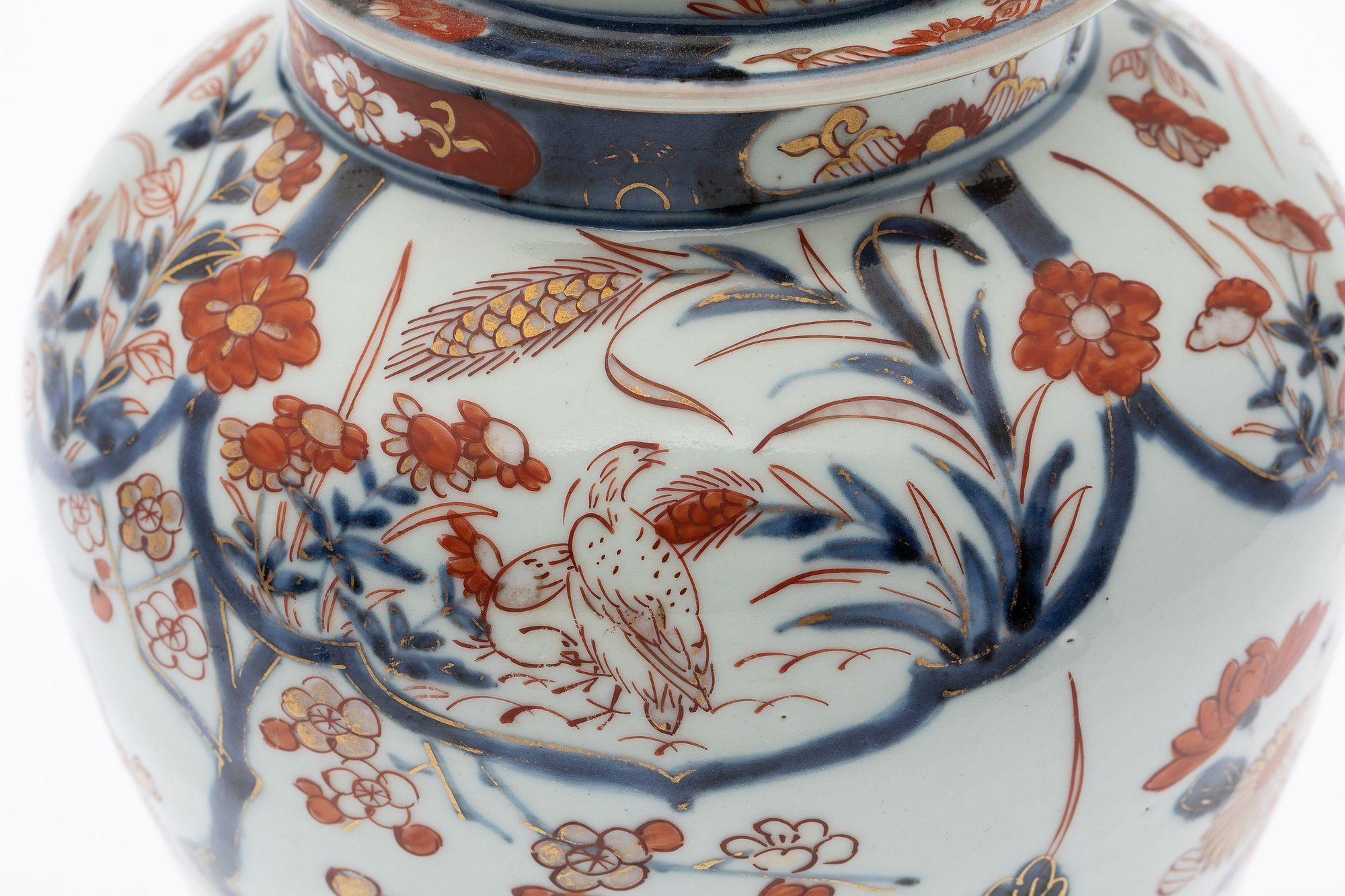18th Century Imari Porcelain Vase Five Piece Garniture In Good Condition In New York, NY