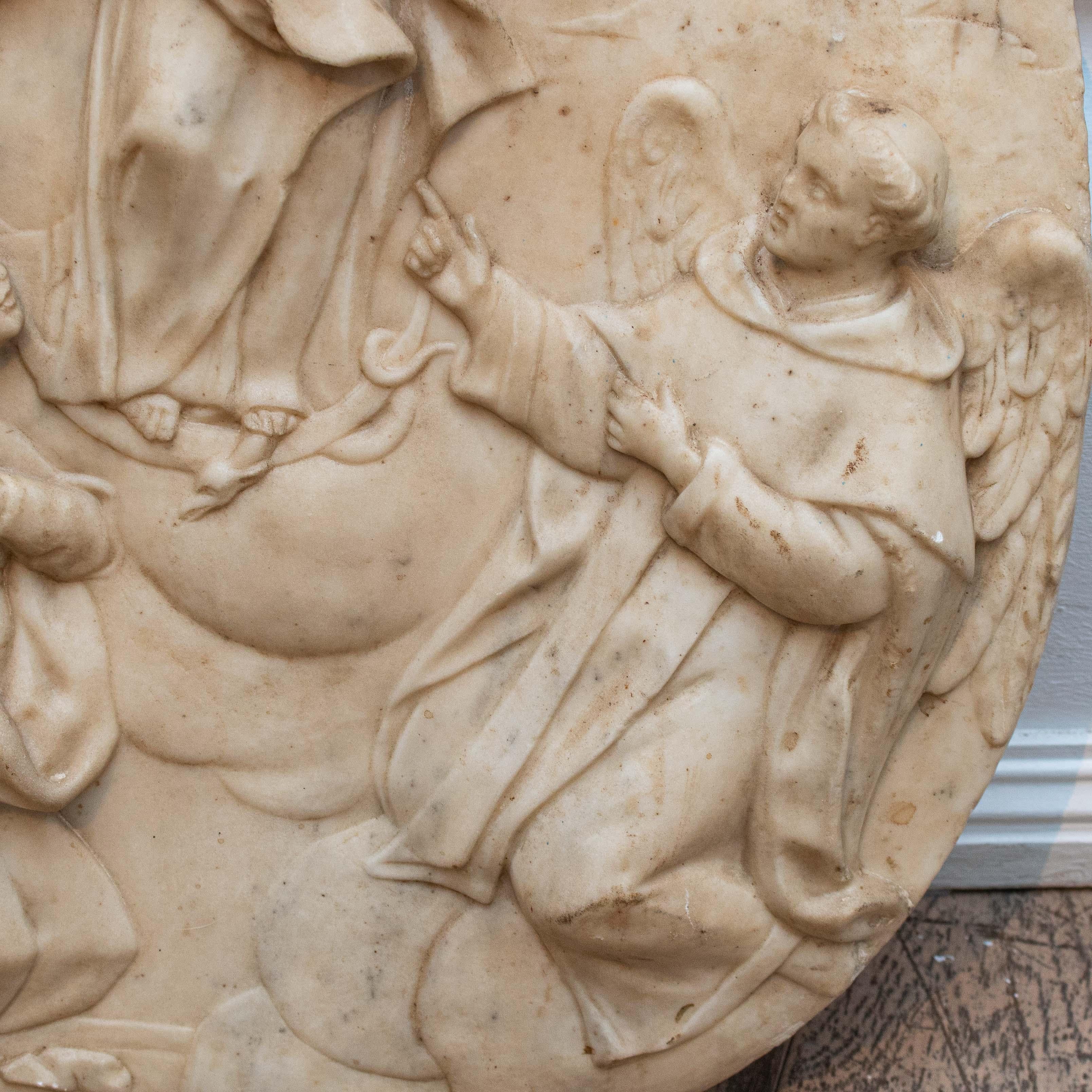 italien Conception immaculée avec sculpture de saints du 18ème siècle en vente