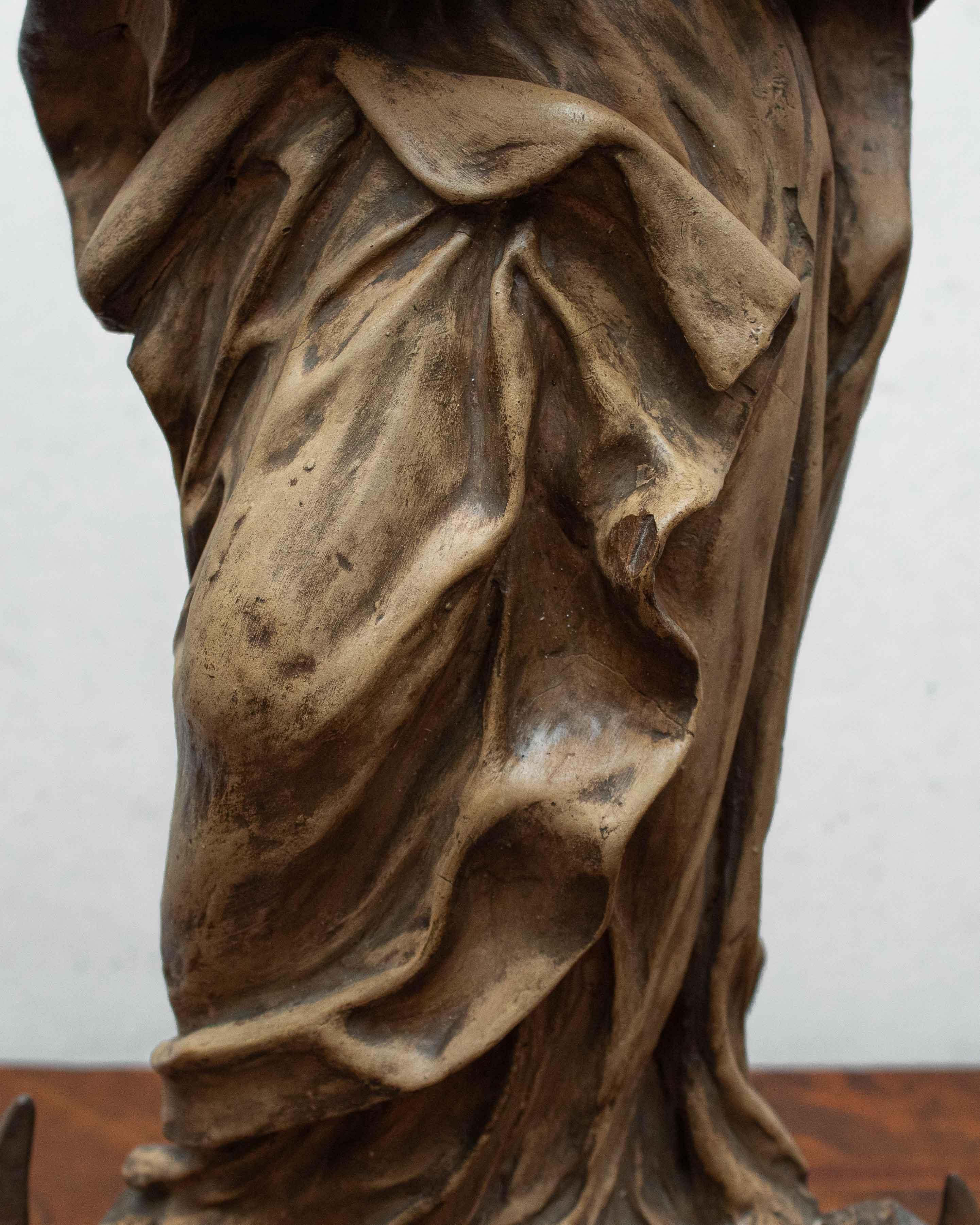 18th Century Immaculate Madonna Terracotta Sculpture In Excellent Condition For Sale In Milan, IT