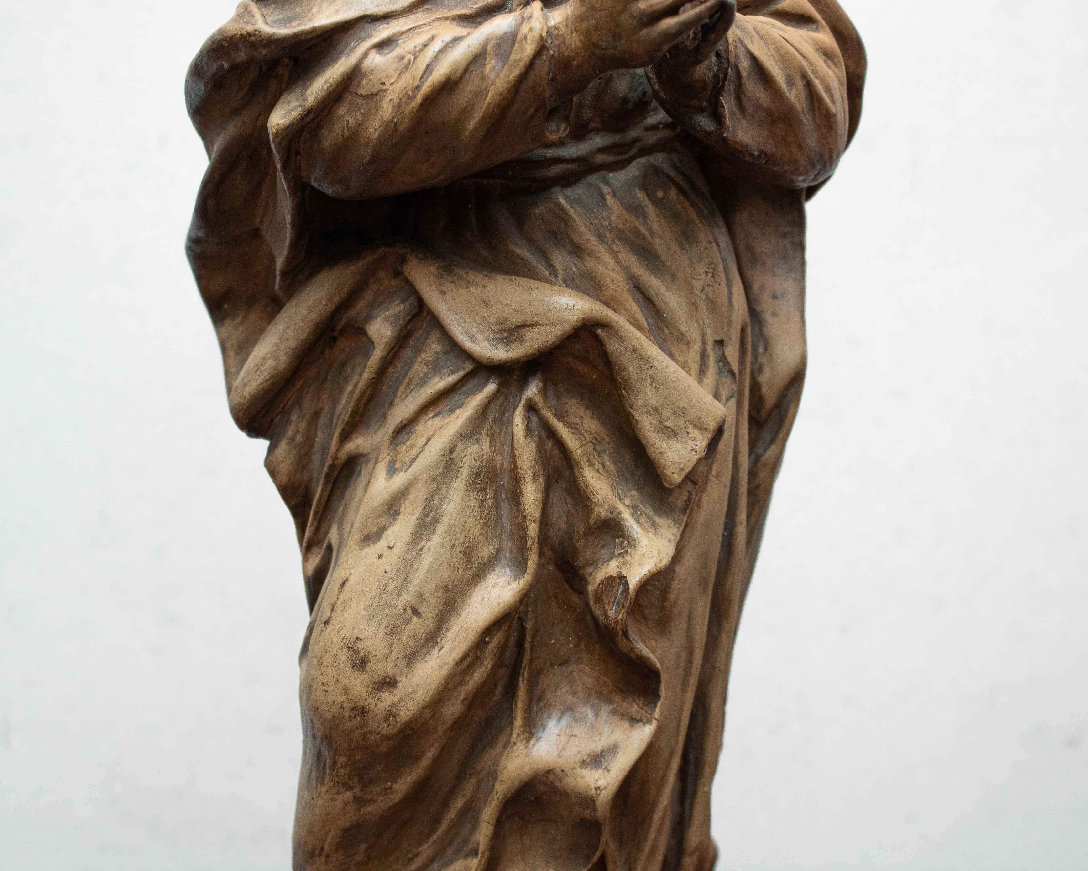 Sculpture en terre cuite de la Vierge Immacule du 18me sicle en vente 2
