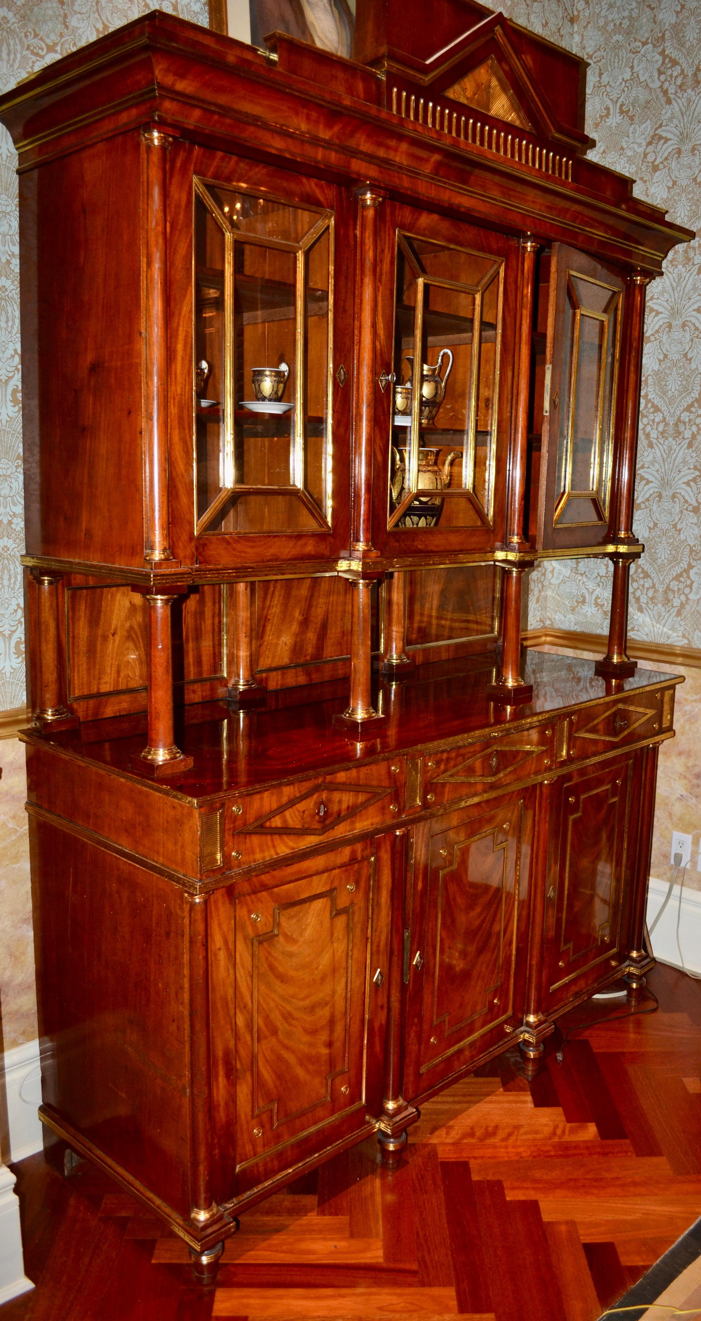 18th Century Imperial Russian Gilt Bronze, Brass and Mahogany Display Cabinet For Sale 7