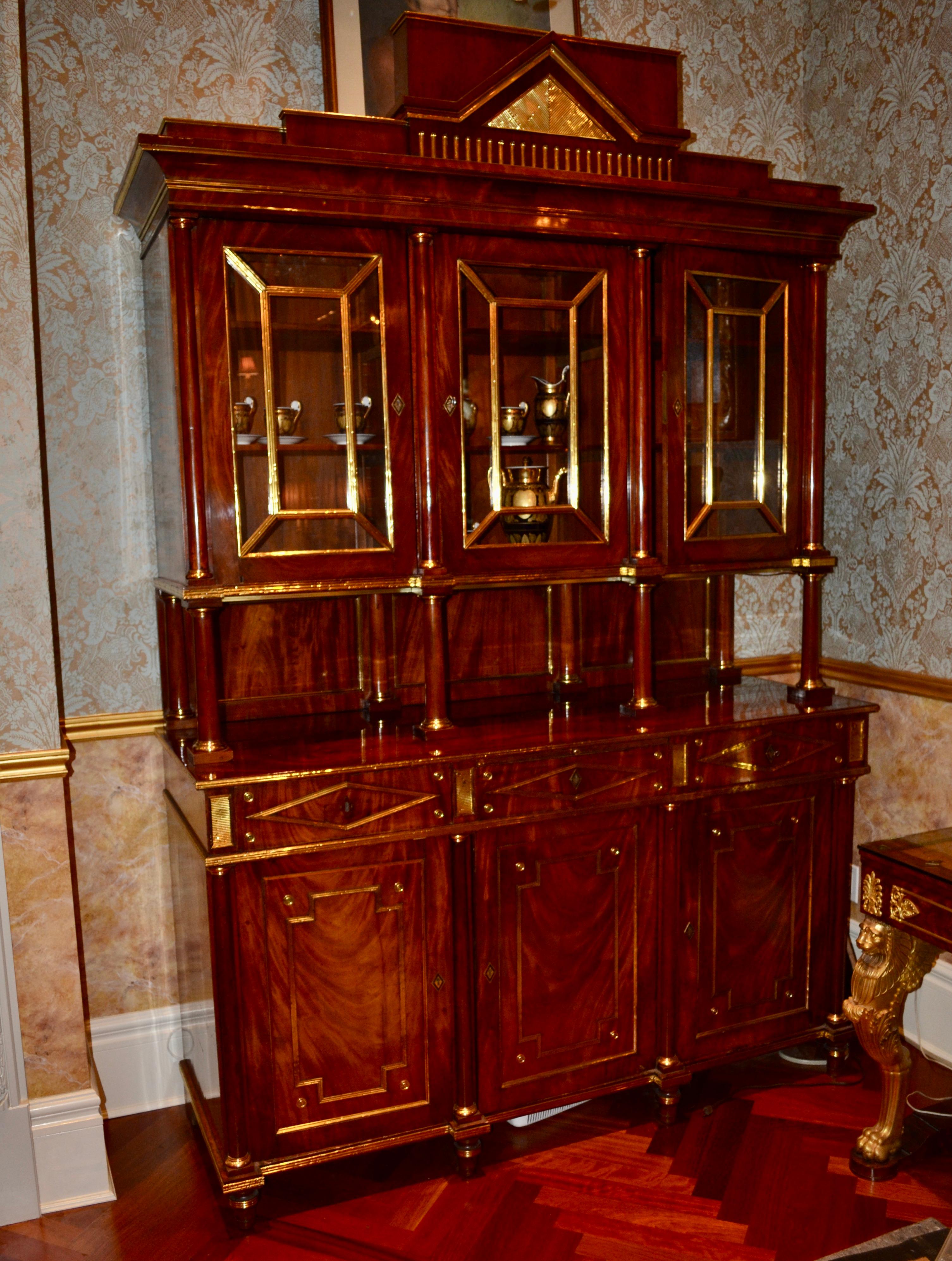 18th Century Imperial Russian Gilt Bronze, Brass and Mahogany Display Cabinet For Sale 8